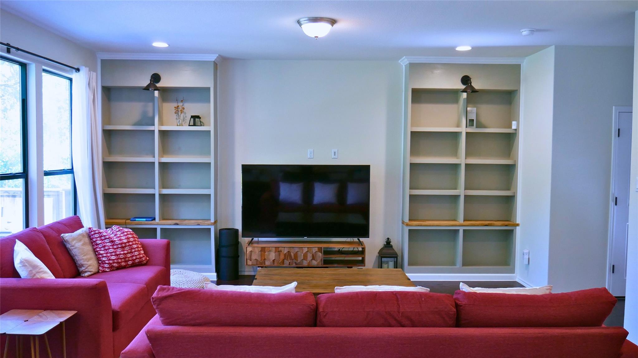 1050 Kenney Fort Xing # 16, Round Rock, TX 78665