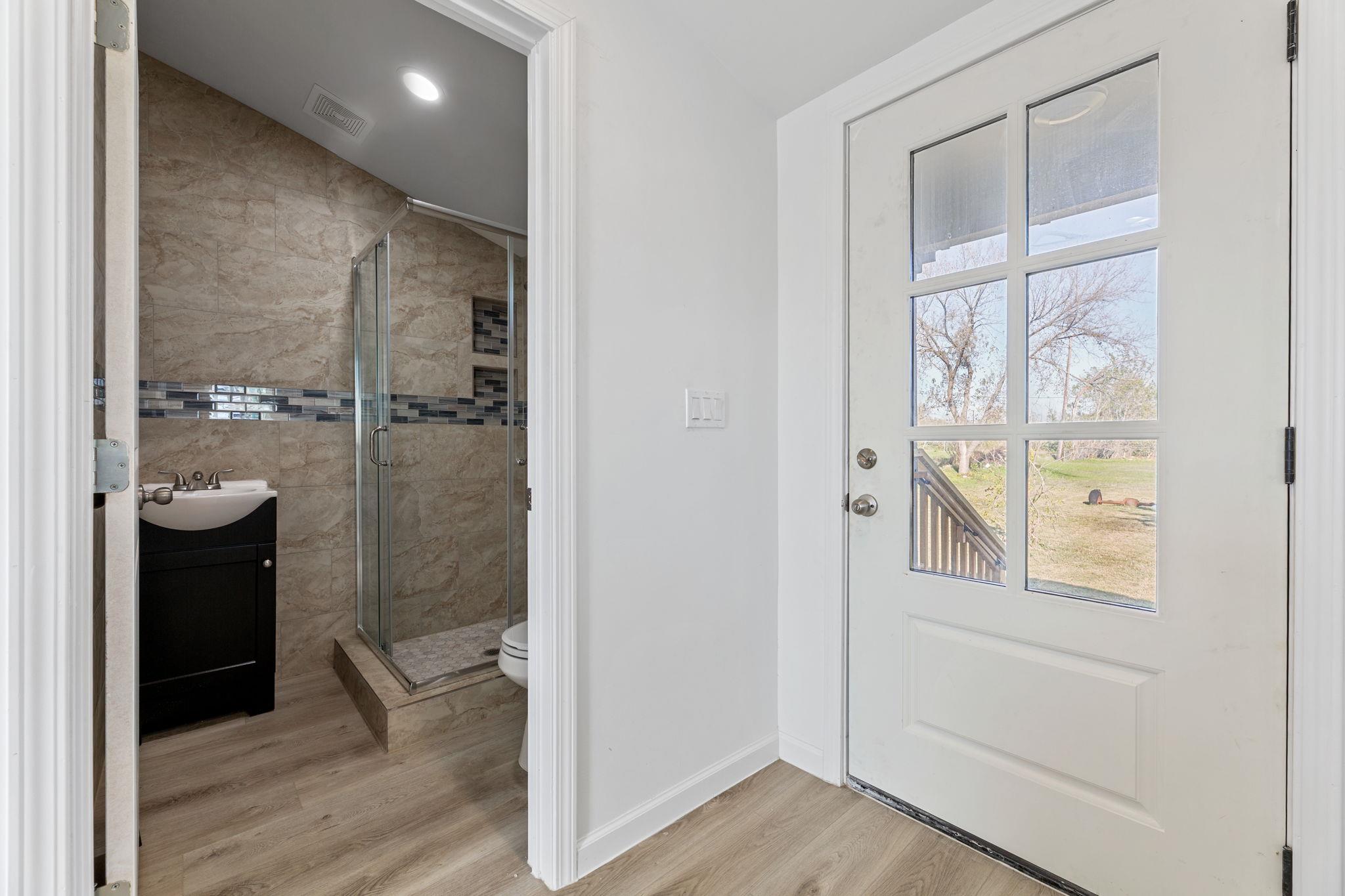 603 E 3rd St, Taylor, TX 76574