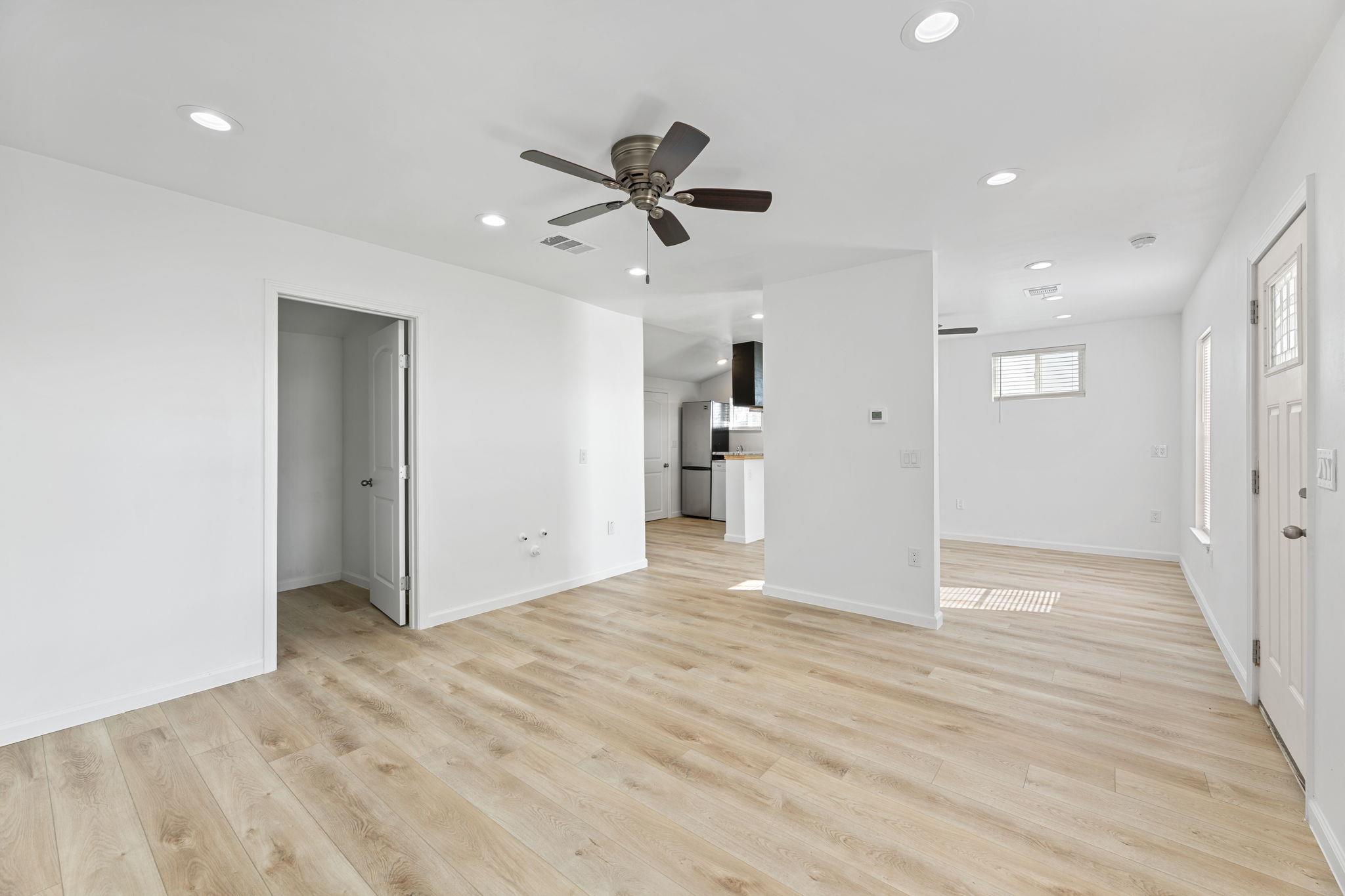 603 E 3rd St, Taylor, TX 76574