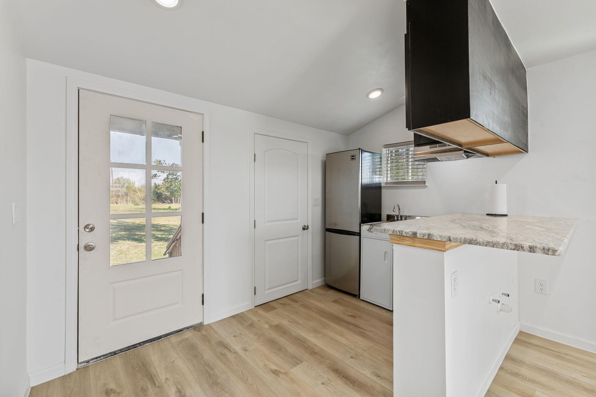 603 E 3rd St, Taylor, TX 76574