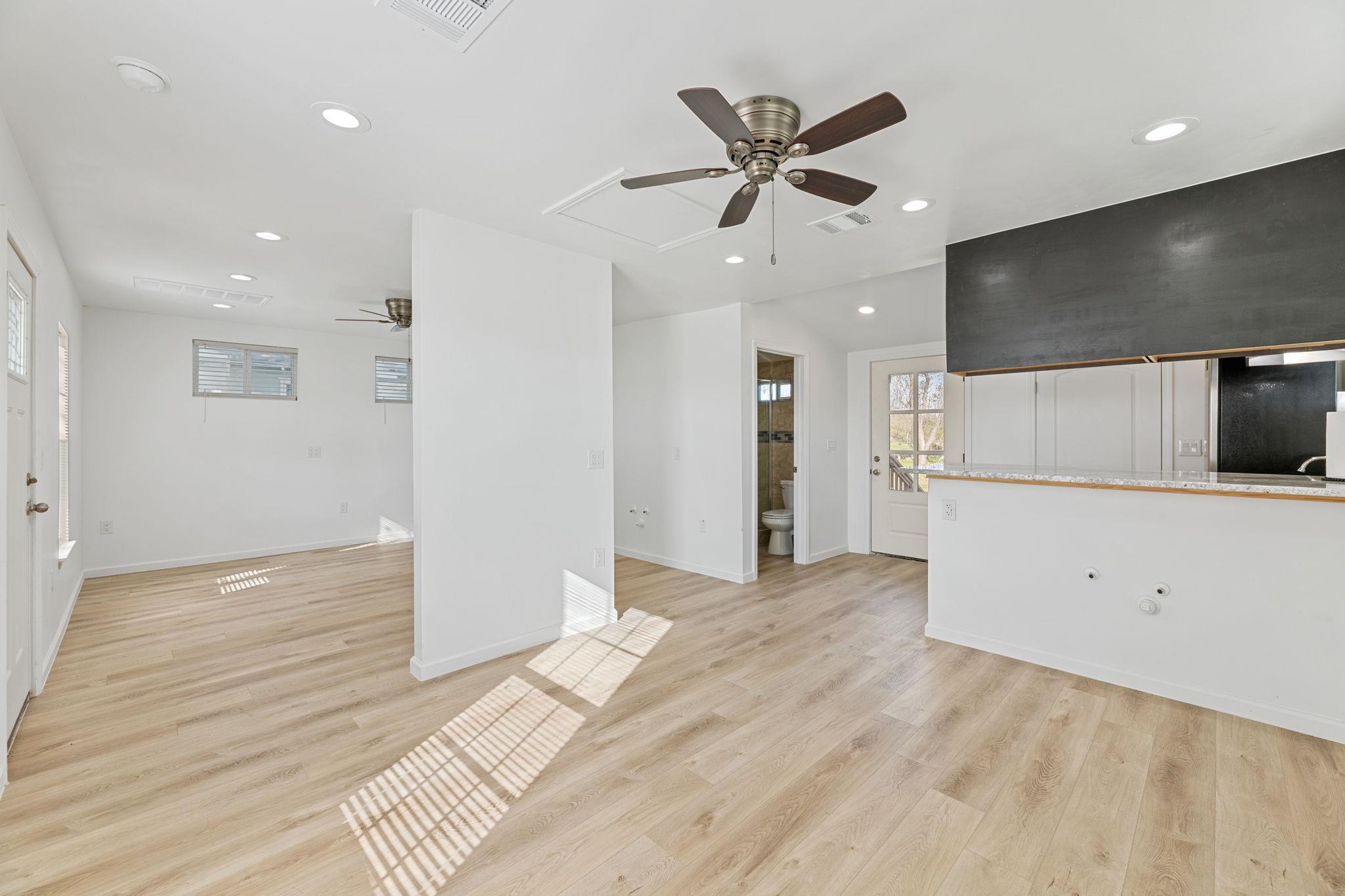 603 E 3rd St, Taylor, TX 76574