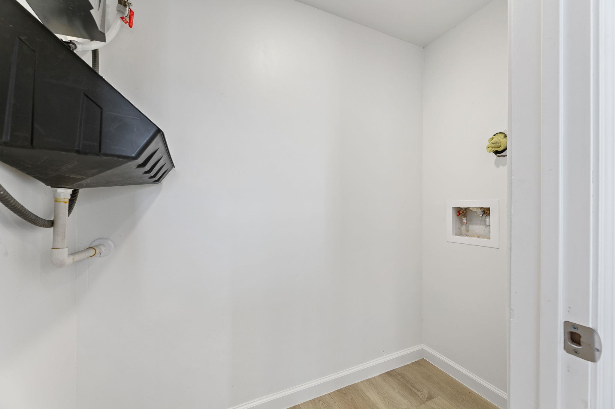 603 E 3rd St, Taylor, TX 76574