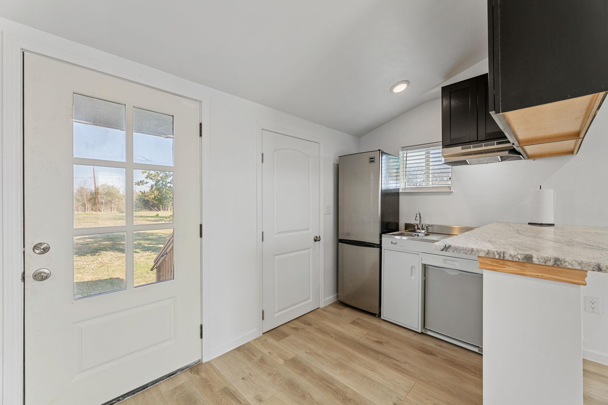 603 E 3rd St, Taylor, TX 76574