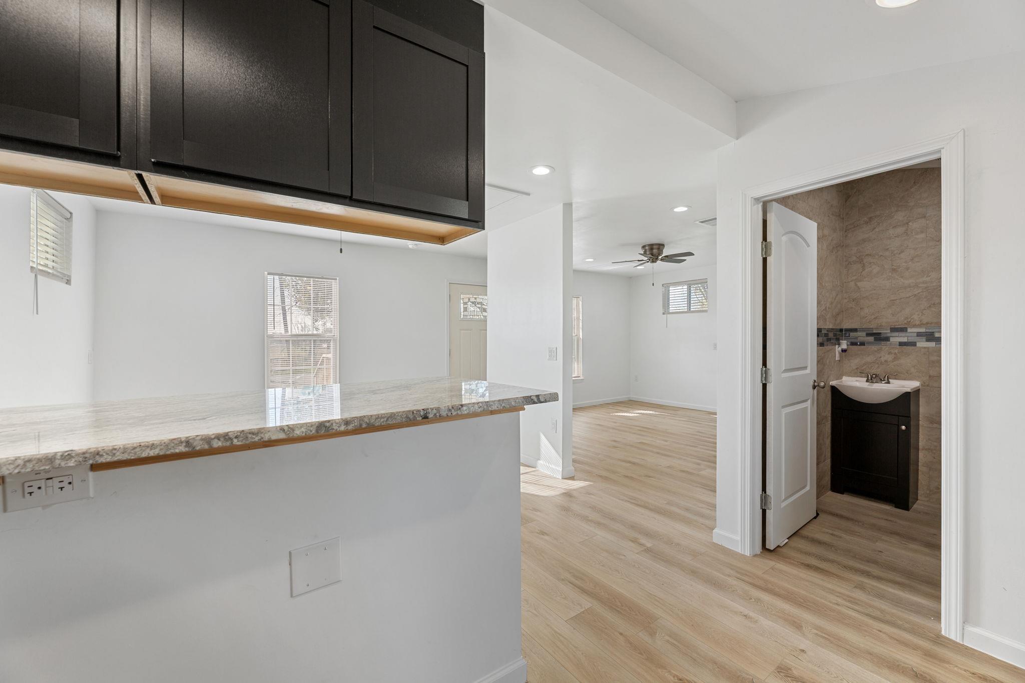 603 E 3rd St, Taylor, TX 76574