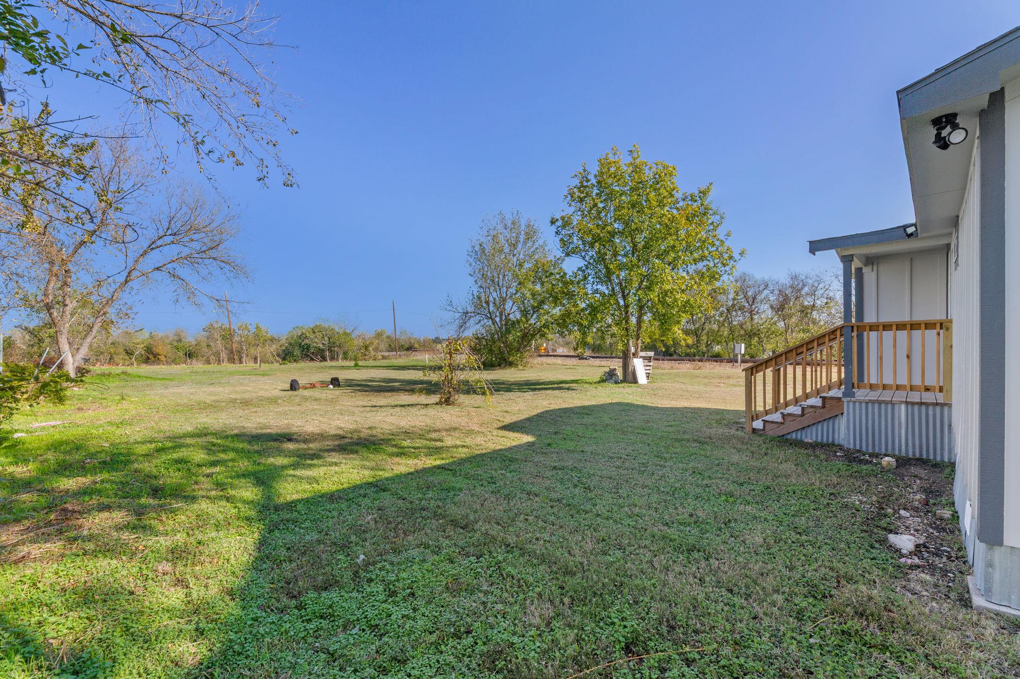 603 E 3rd St, Taylor, TX 76574