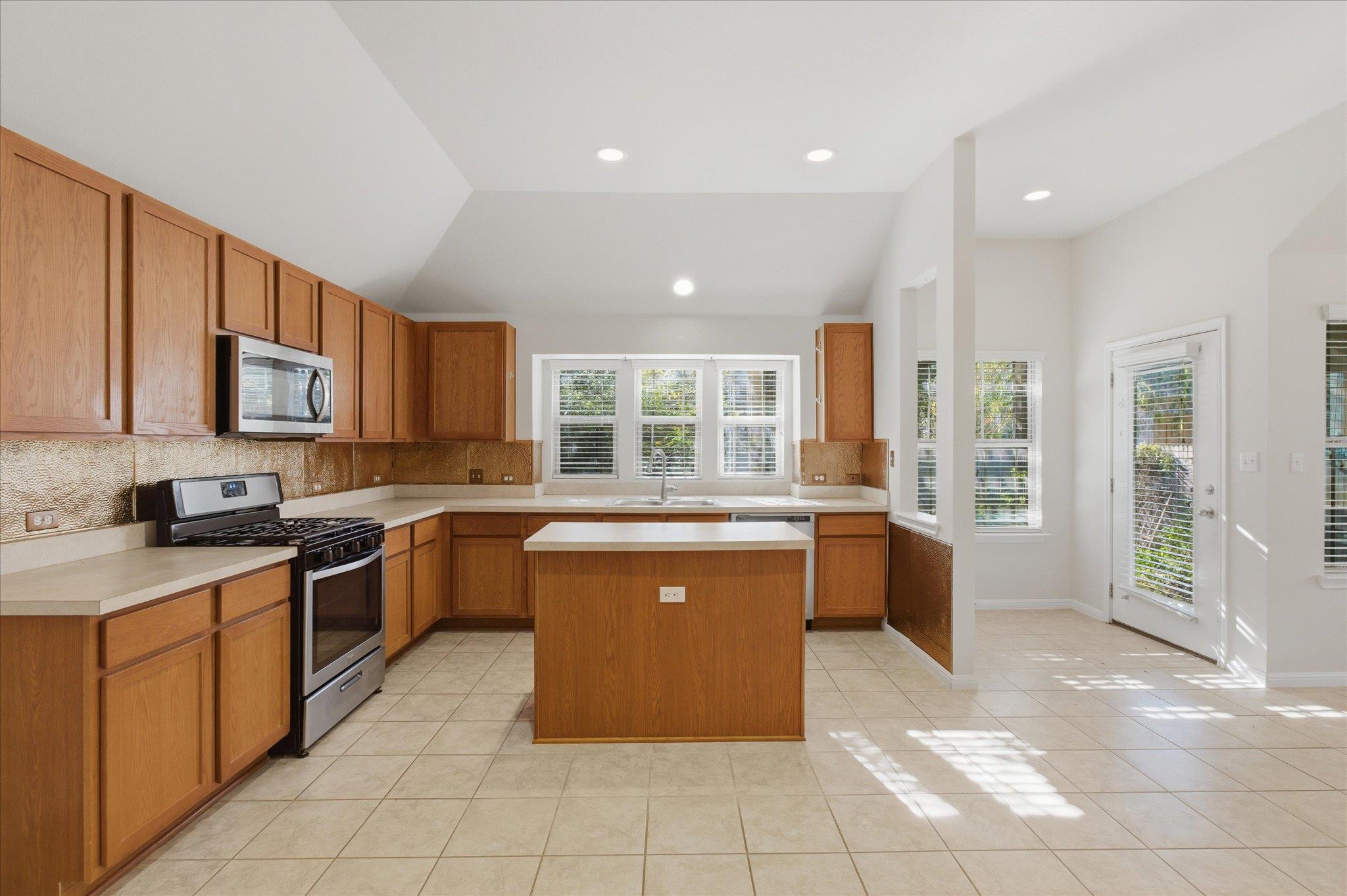 514 Nautical Loop, Kyle, TX 78640