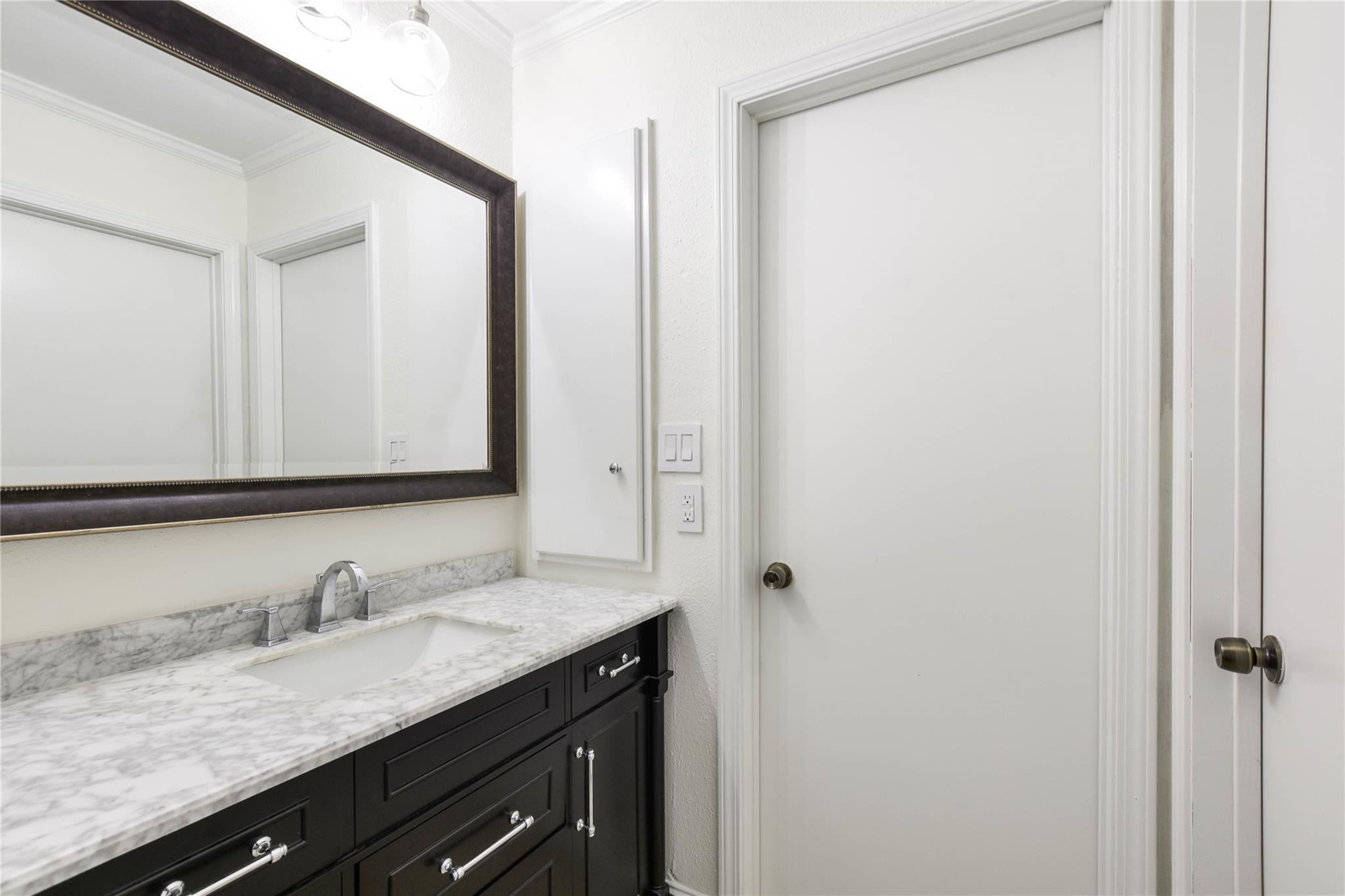 195 World Of Tennis Sq, Lakeway, TX 78738