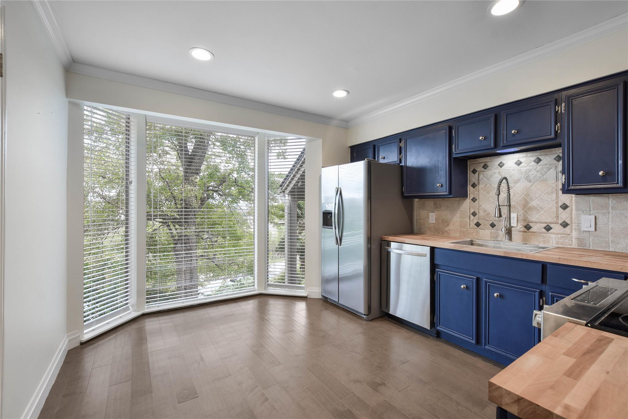 195 World Of Tennis Sq, Lakeway, TX 78738