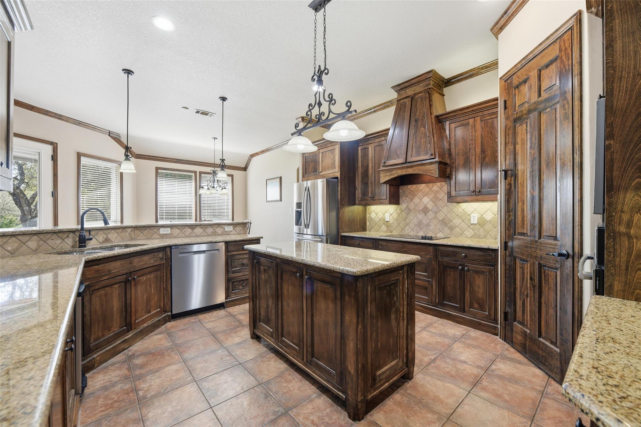 121 Hidden Creek Loop, Weatherford, TX 76085