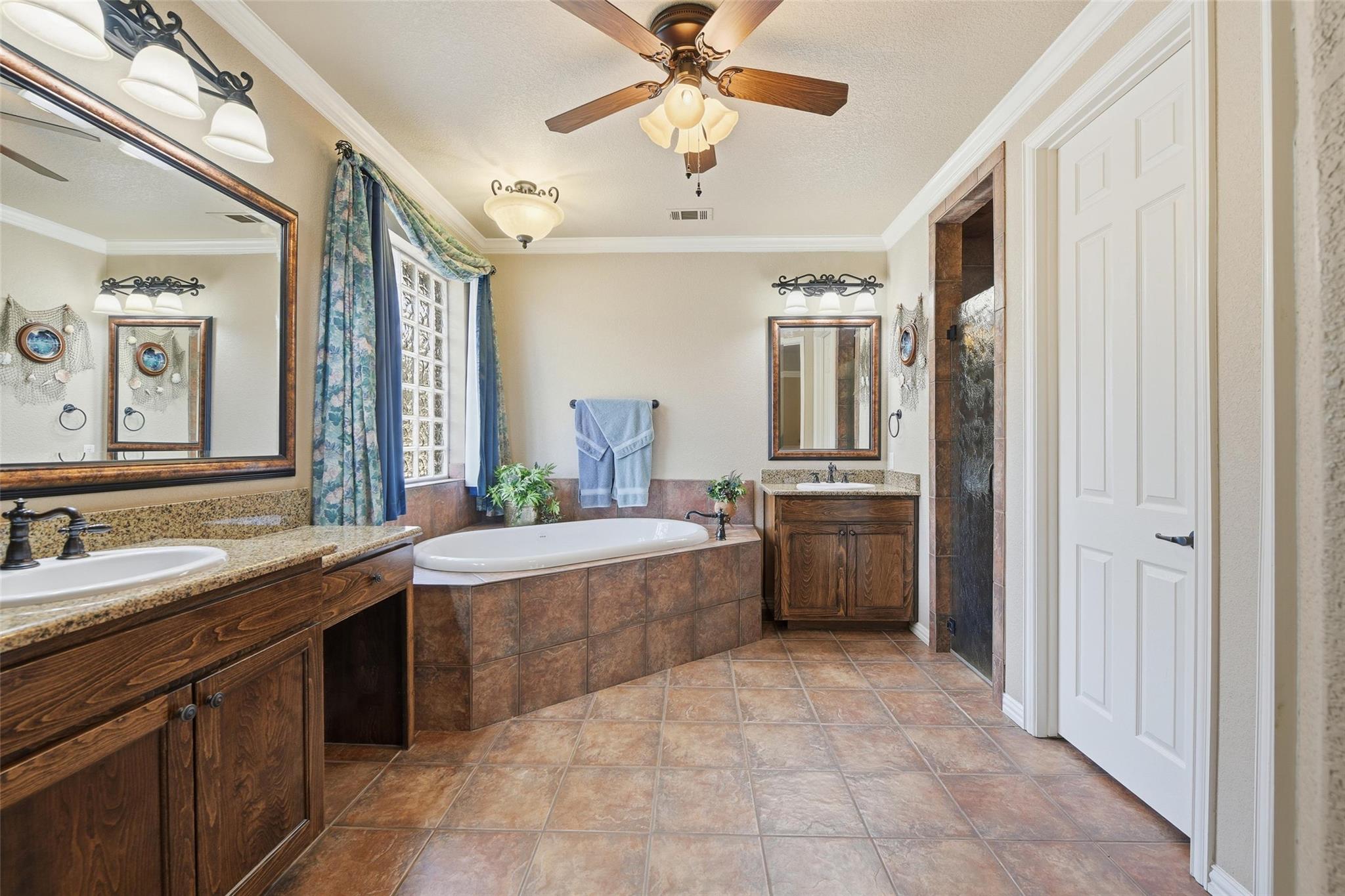 121 Hidden Creek Loop, Weatherford, TX 76085