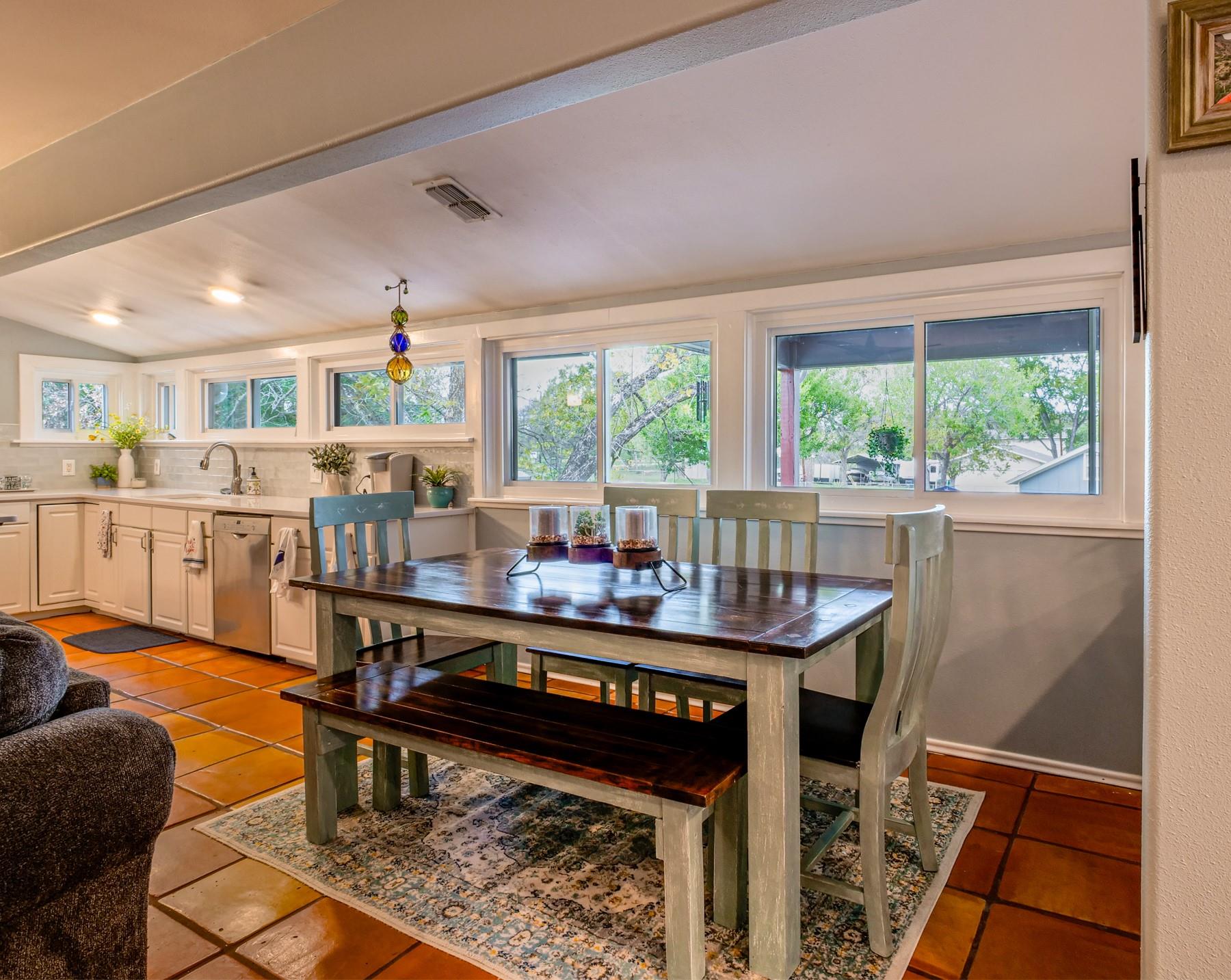 605 Cove Cir, Granite Shoals, TX 78654