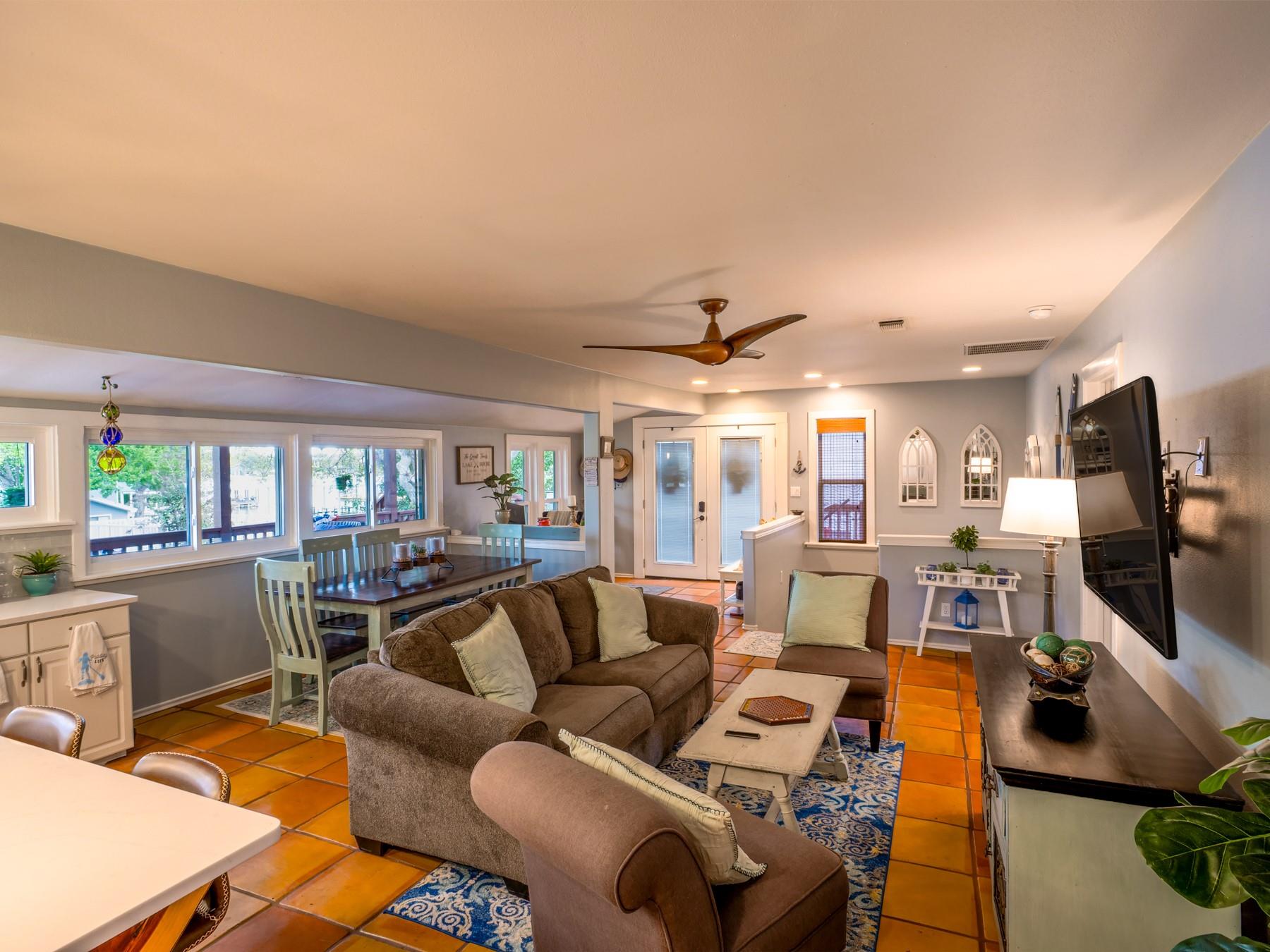 605 Cove Cir, Granite Shoals, TX 78654