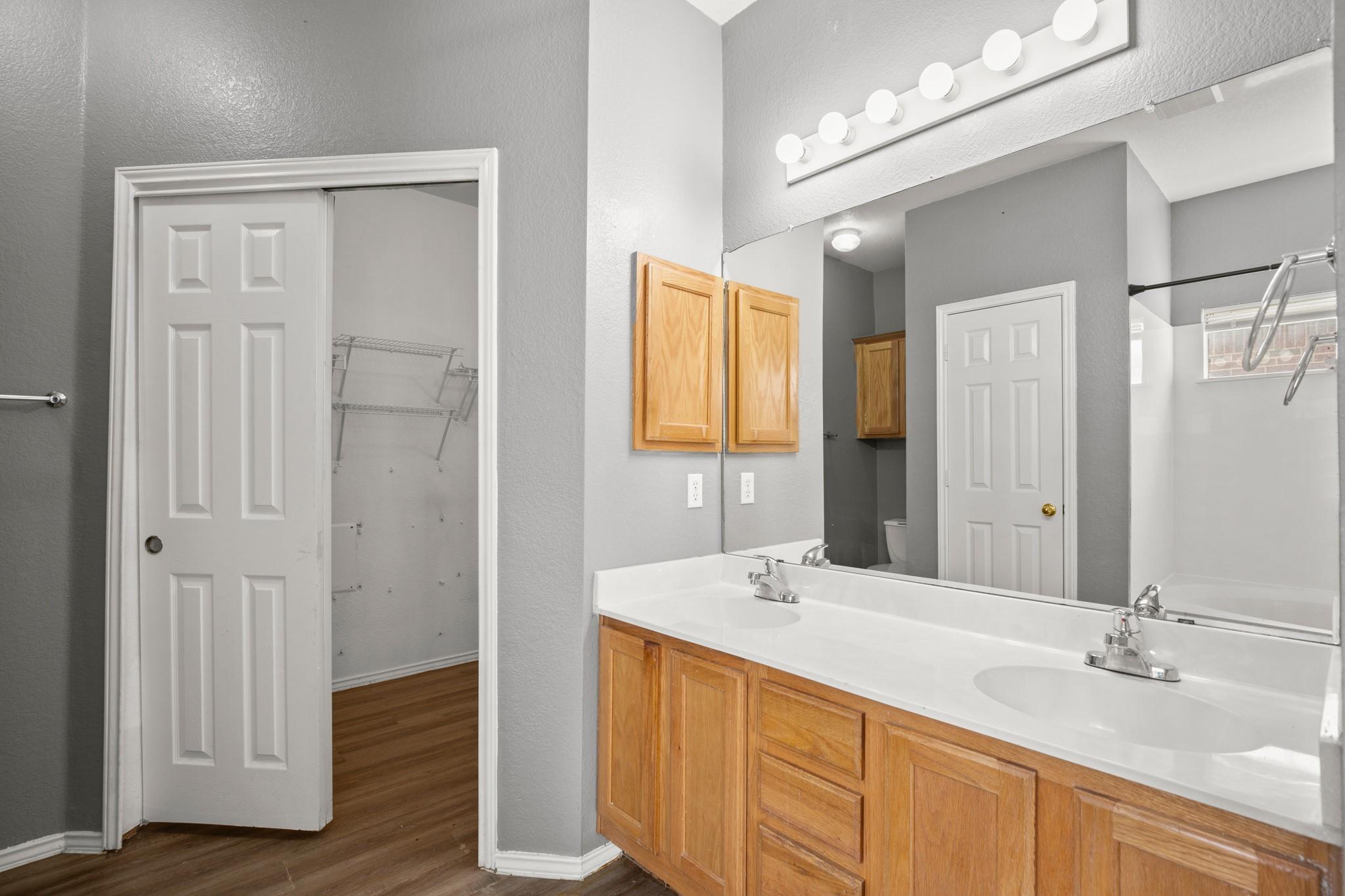 706 Johnny Bench Ct, Round Rock, TX 78665