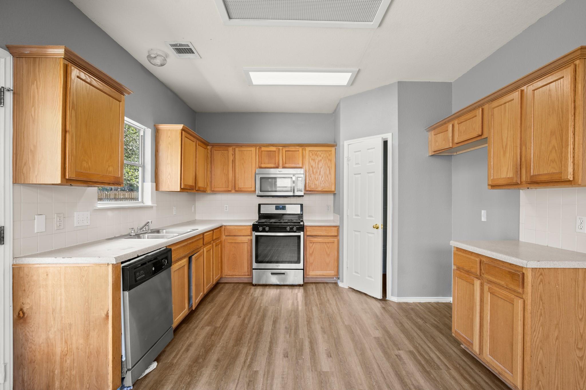 706 Johnny Bench Ct, Round Rock, TX 78665