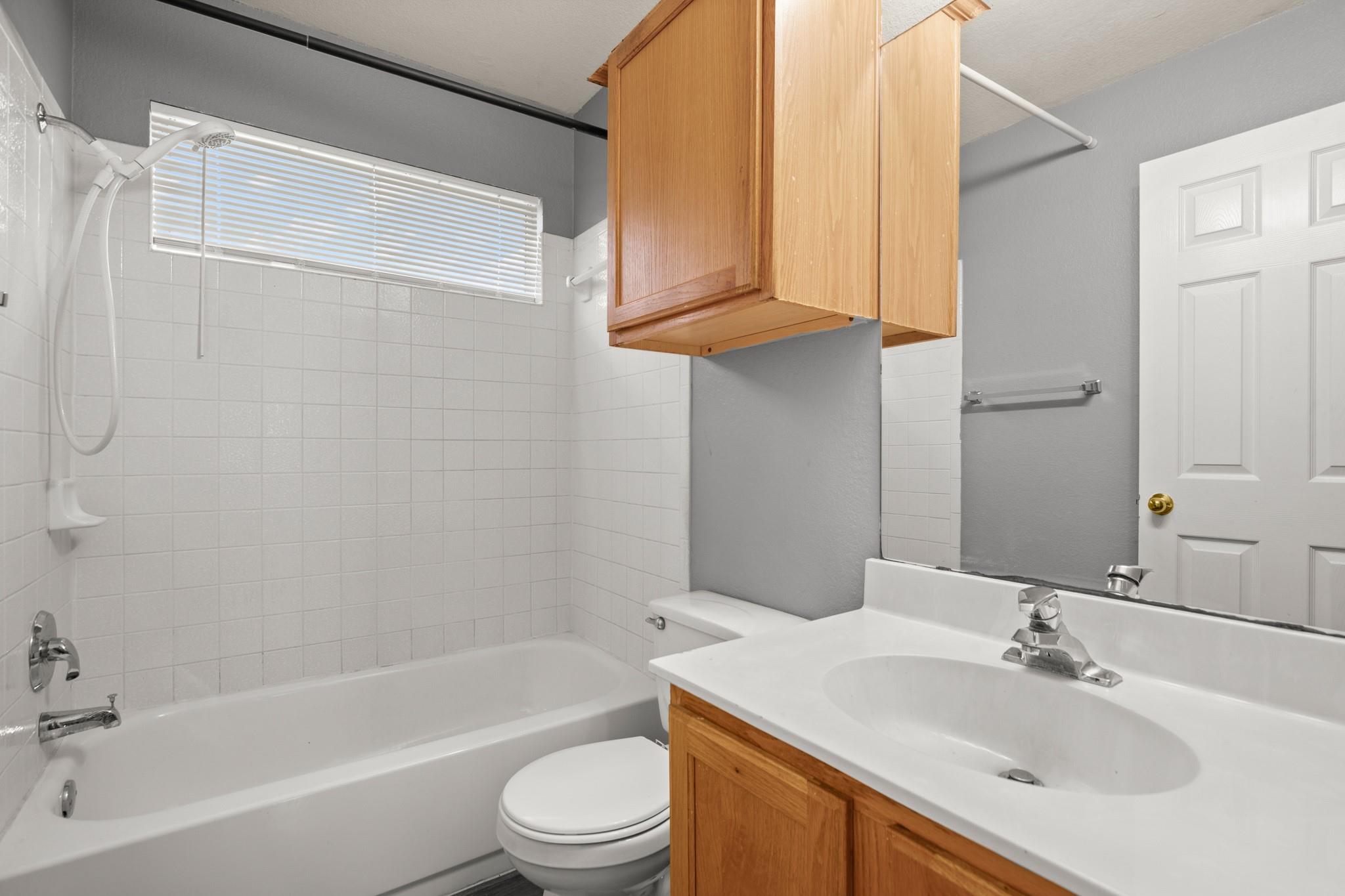 706 Johnny Bench Ct, Round Rock, TX 78665