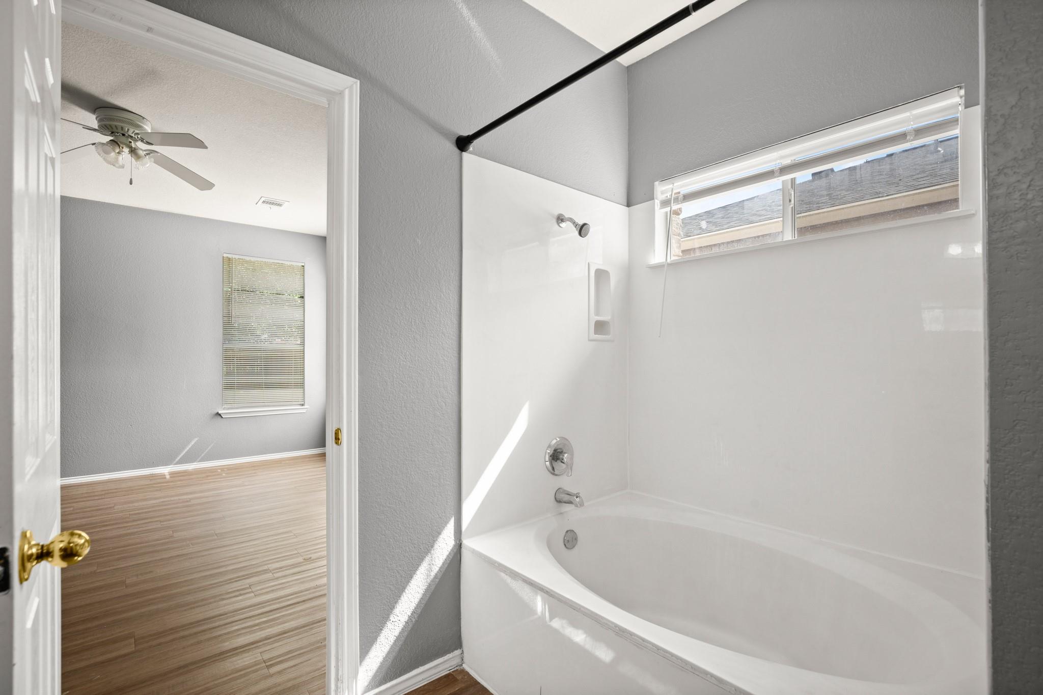 706 Johnny Bench Ct, Round Rock, TX 78665