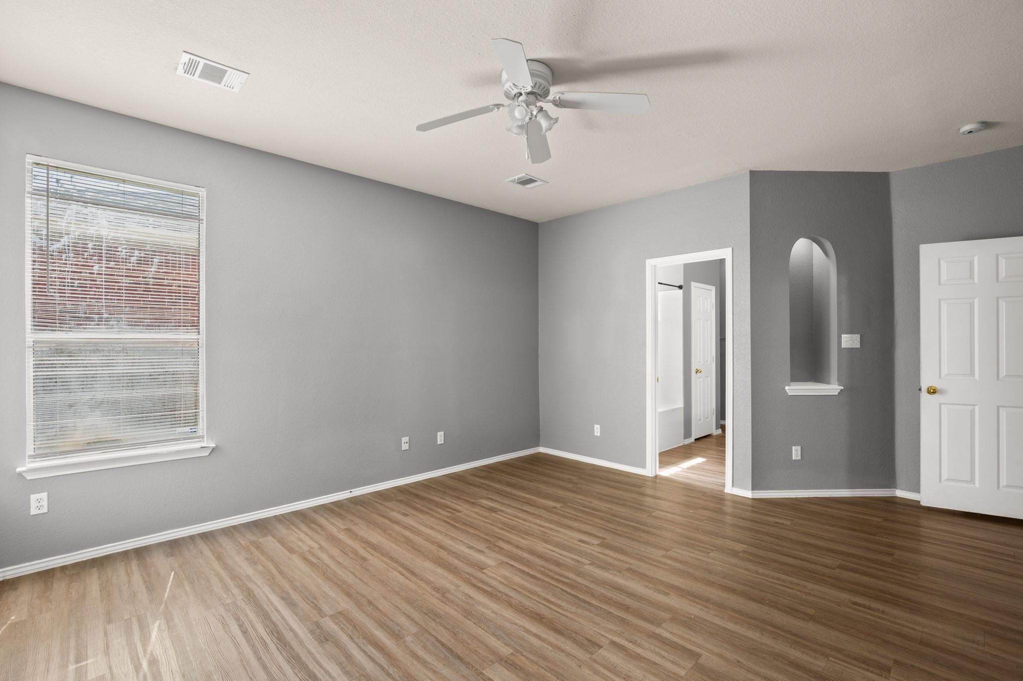 706 Johnny Bench Ct, Round Rock, TX 78665