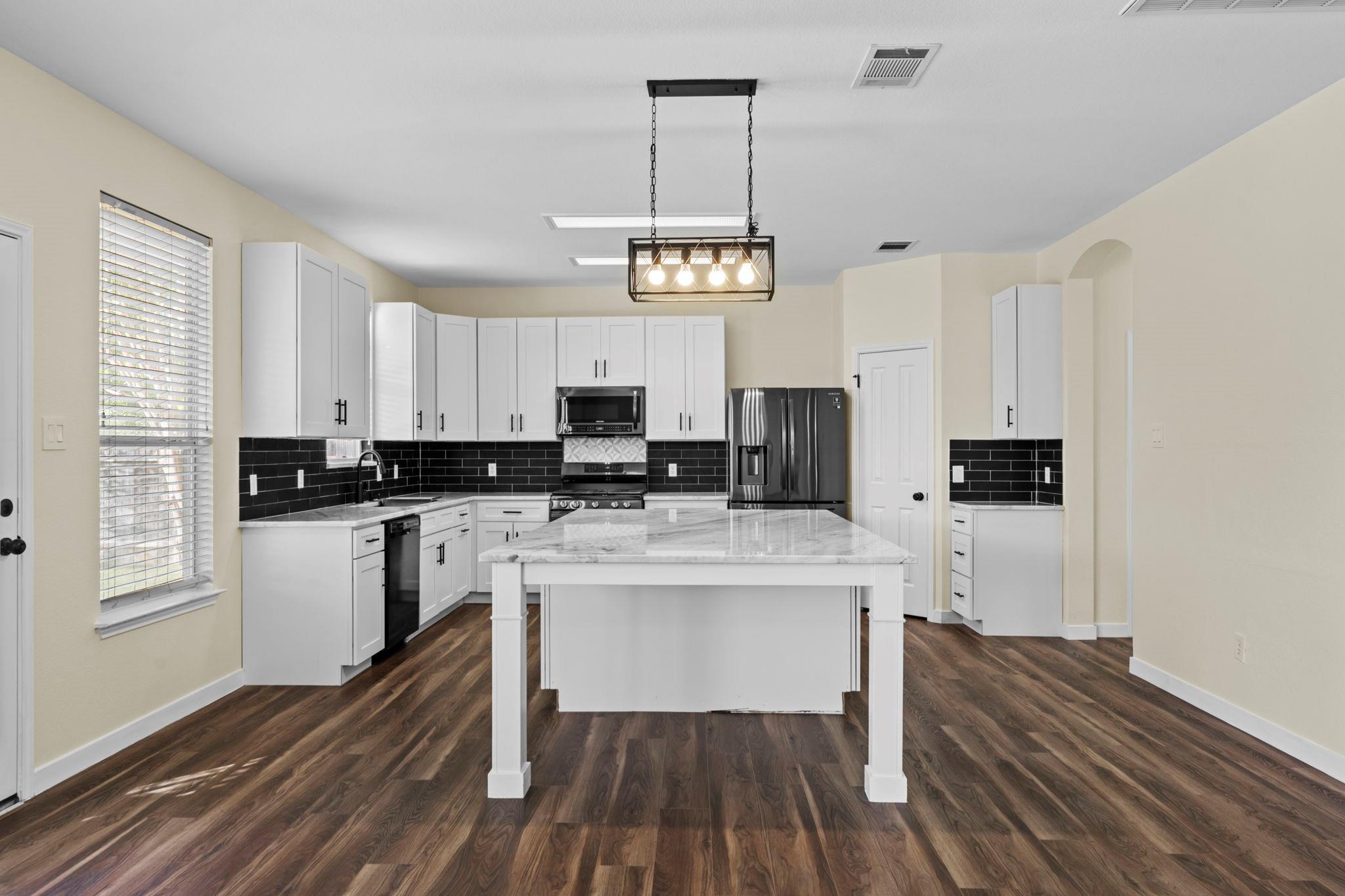 2015 Angelique Ct, Leander, TX 78641