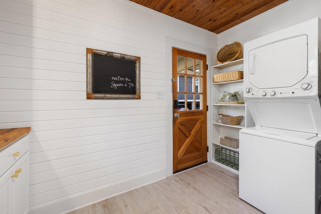 1223, 1223 1/2 & 1225 S Austin Ave S, Georgetown, TX 78626