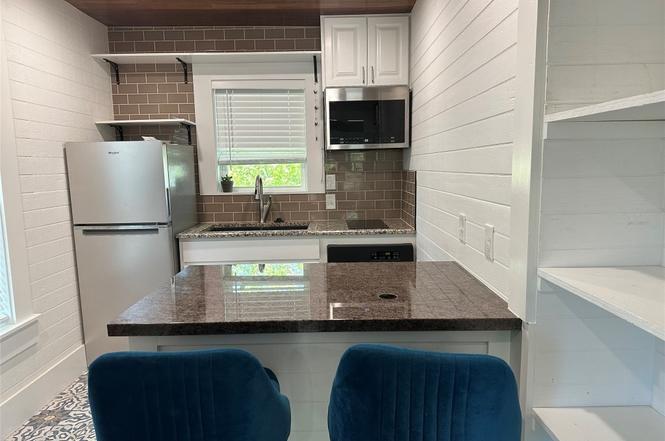 1223, 1223 1/2 & 1225 S Austin Ave S, Georgetown, TX 78626