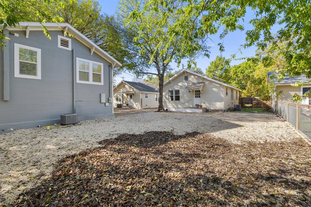 1223, 1223 1/2 & 1225 S Austin Ave S, Georgetown, TX 78626