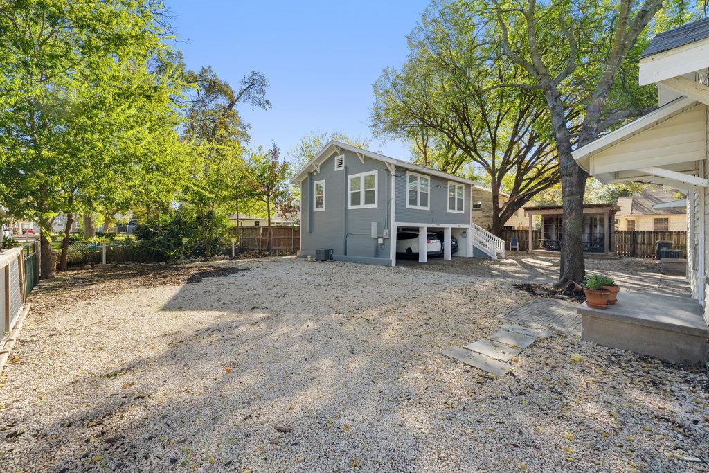 1223, 1223 1/2 & 1225 S Austin Ave S, Georgetown, TX 78626