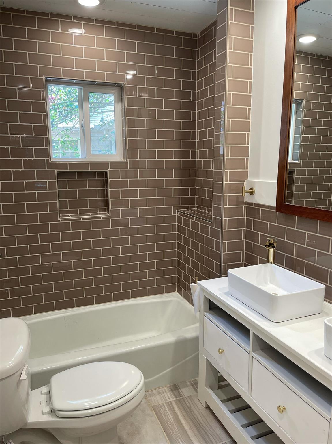 1223, 1223 1/2 & 1225 S Austin Ave S, Georgetown, TX 78626