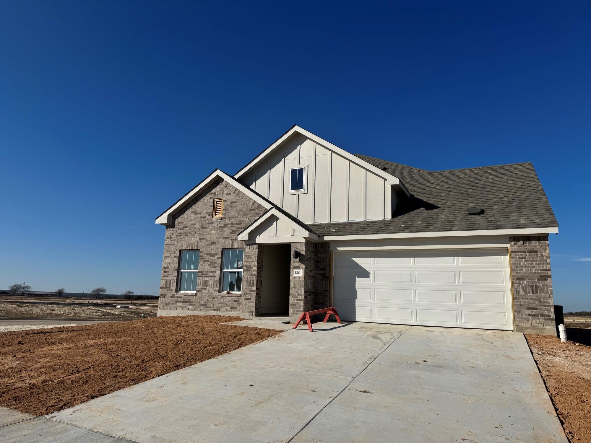 120 Lonely Lobo Dr, Jarrell, TX 76537