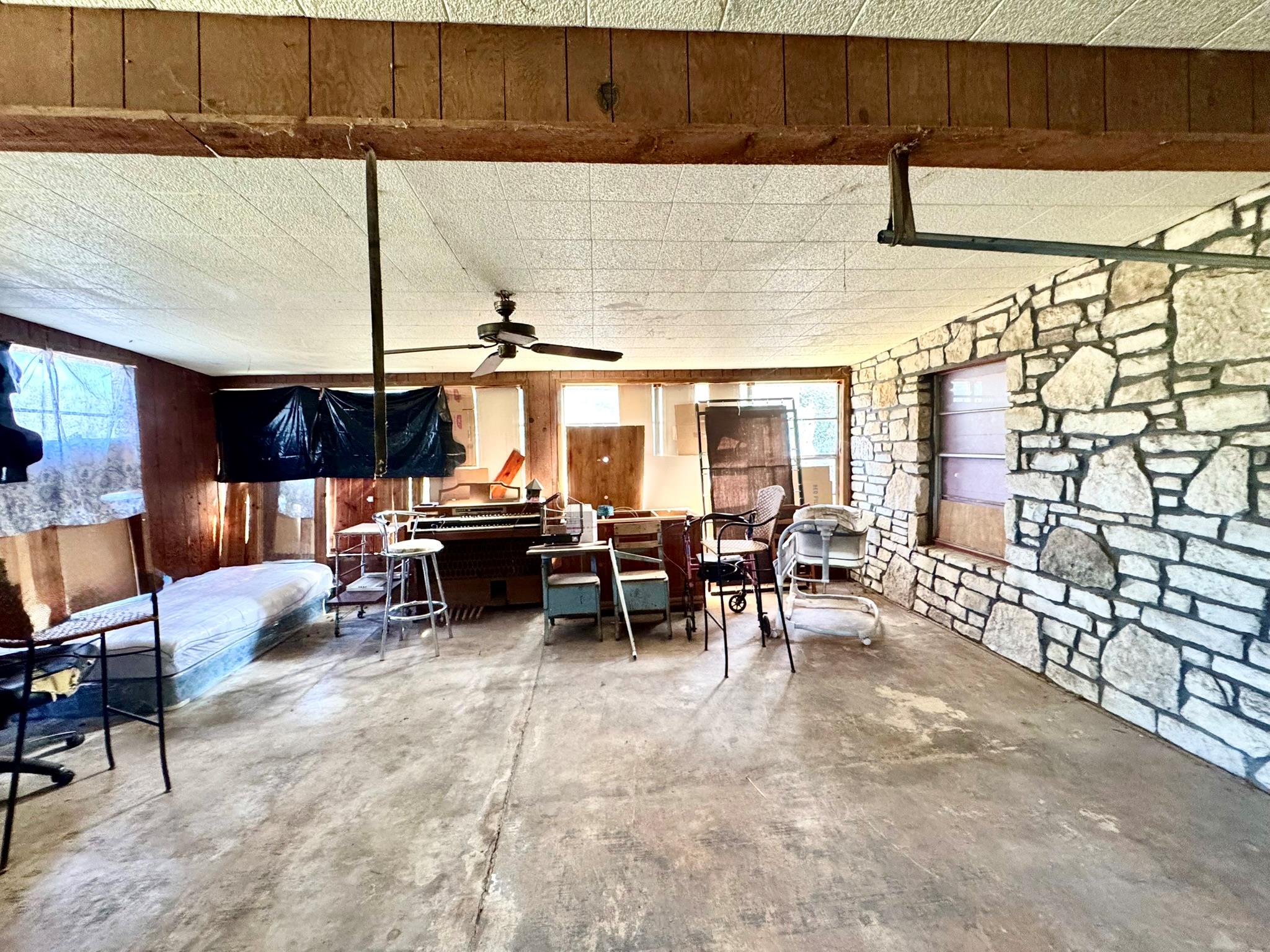 520 Munson St, Tow, TX 78672