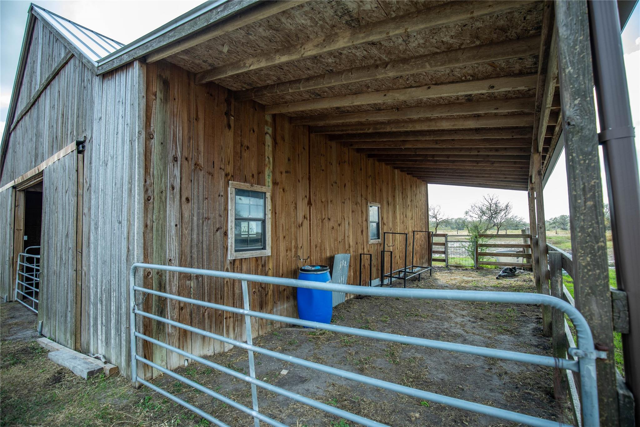 698 Hilbrich Rd, Westhoff, TX 77994