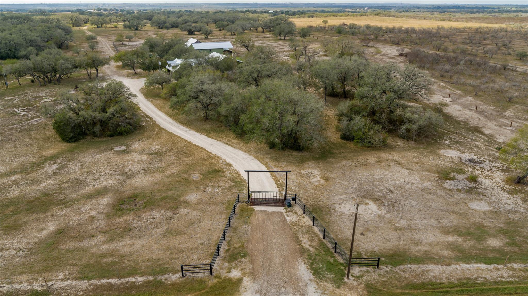 698 Hilbrich Rd, Westhoff, TX 77994
