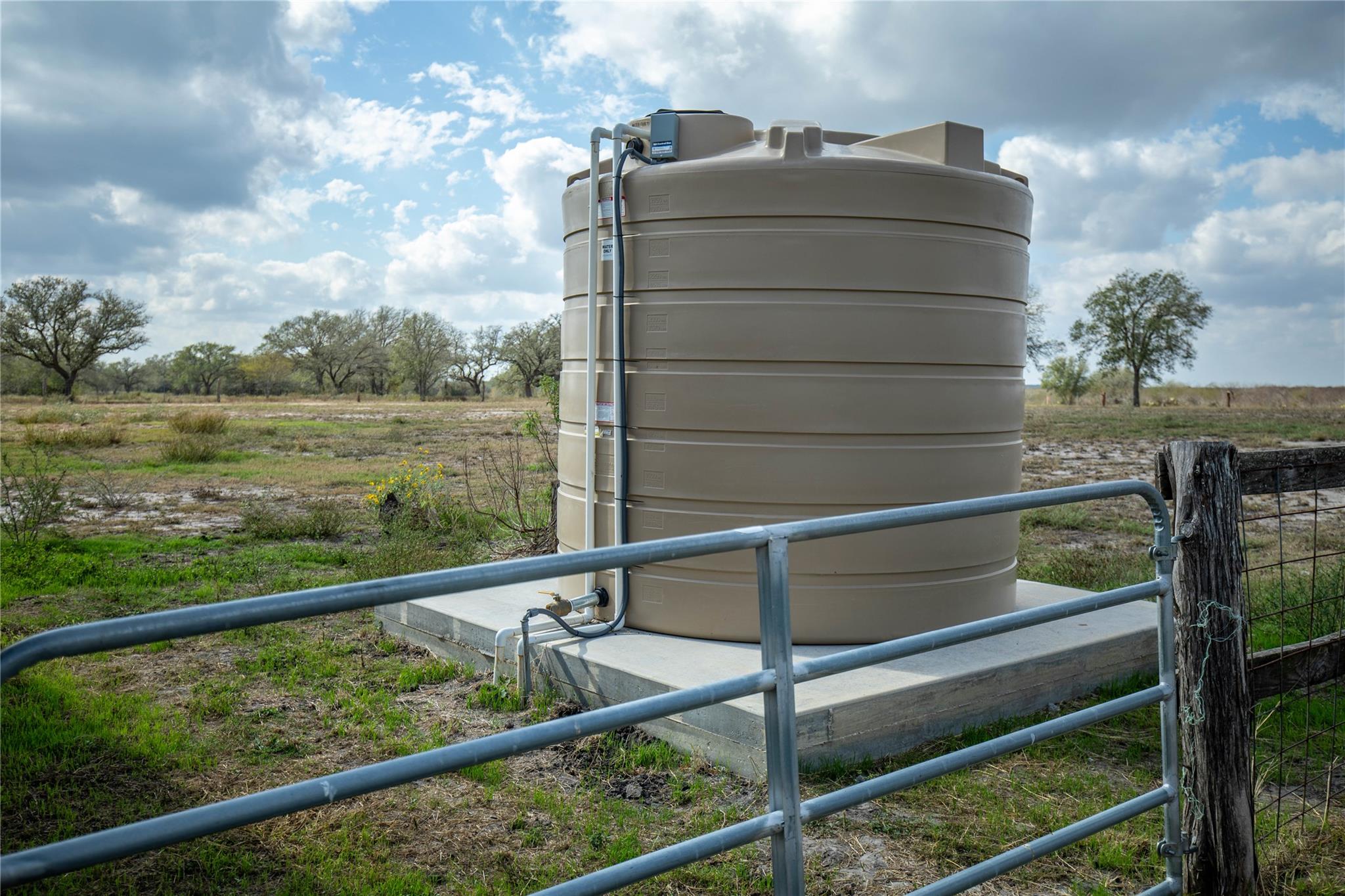 698 Hilbrich Rd, Westhoff, TX 77994