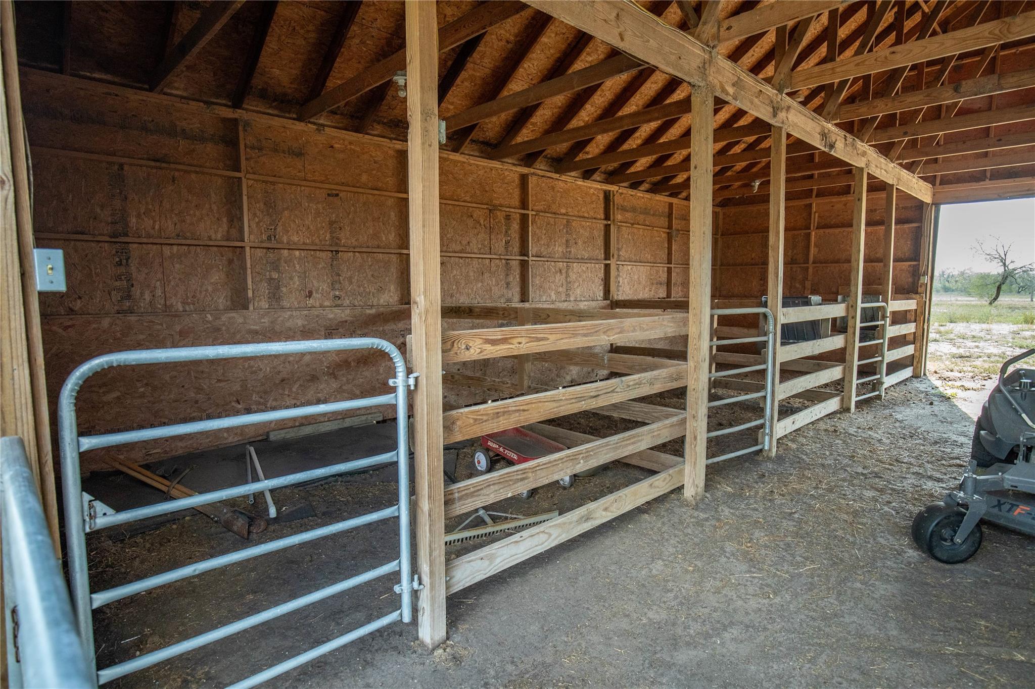 698 Hilbrich Rd, Westhoff, TX 77994