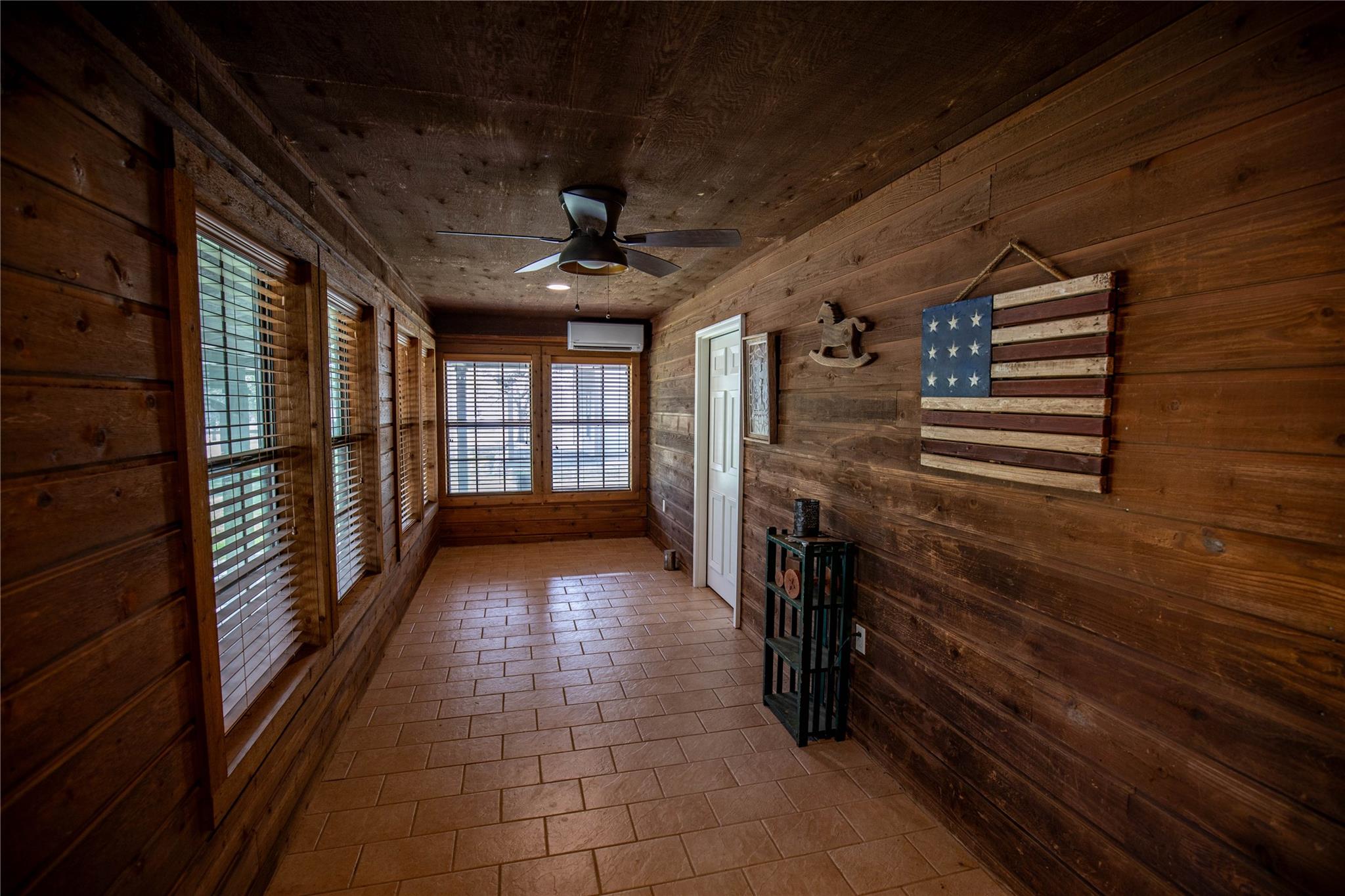 698 Hilbrich Rd, Westhoff, TX 77994