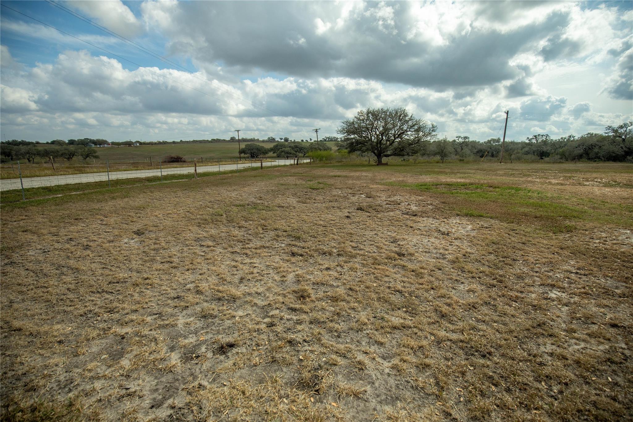 698 Hilbrich Rd, Westhoff, TX 77994