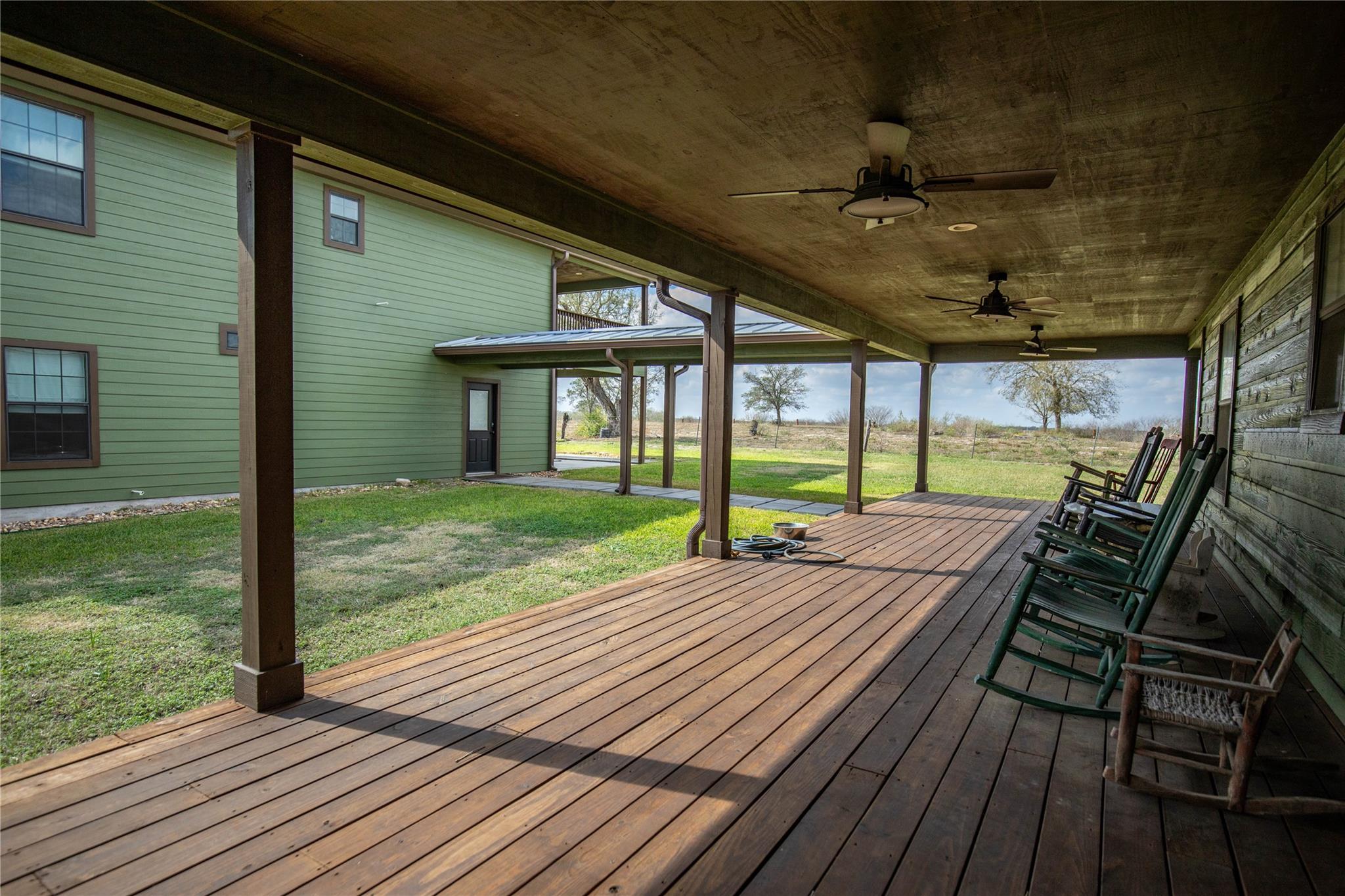 698 Hilbrich Rd, Westhoff, TX 77994