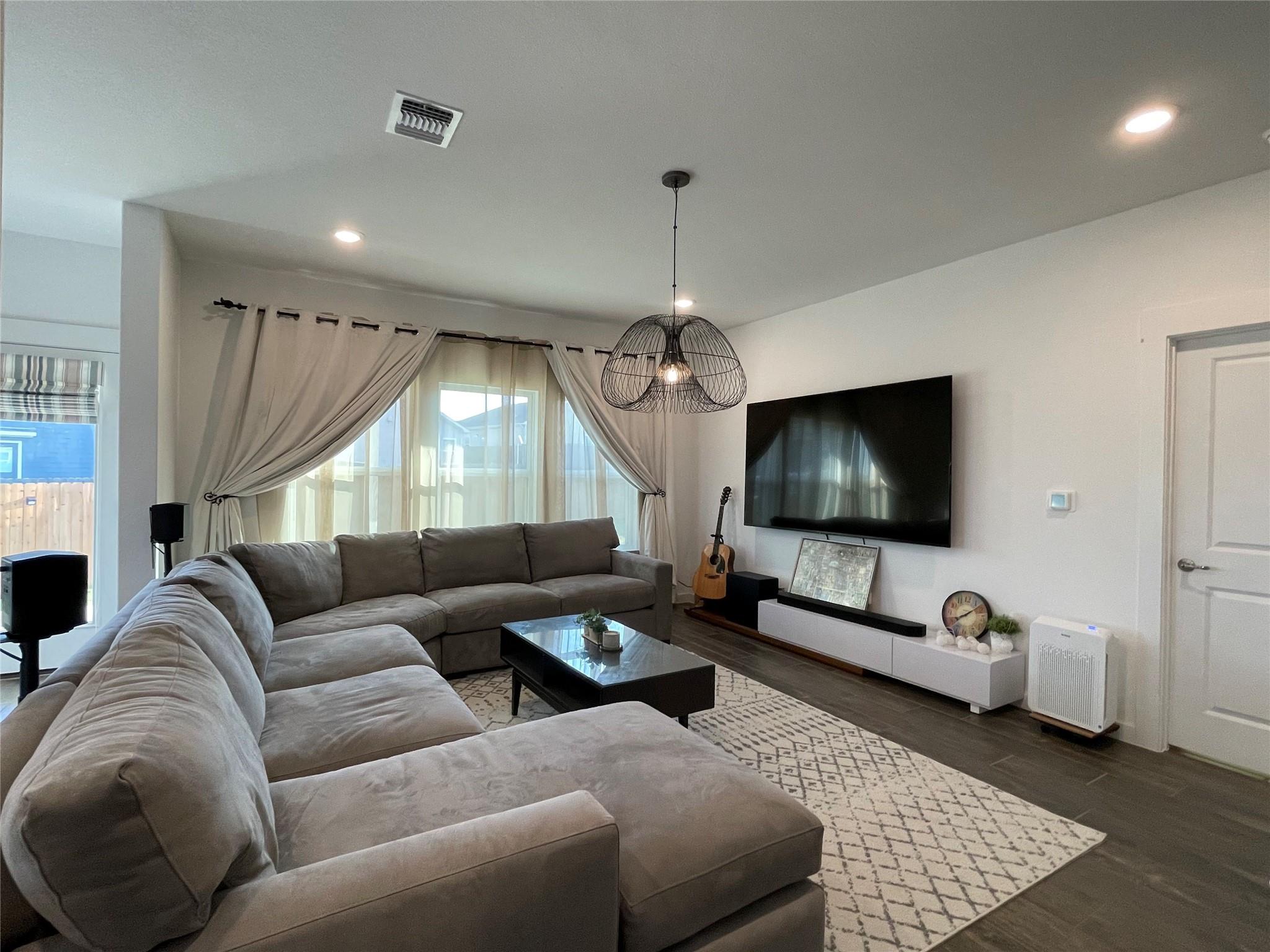 15502 Pewter Luster Cv, Del Valle, TX 78617