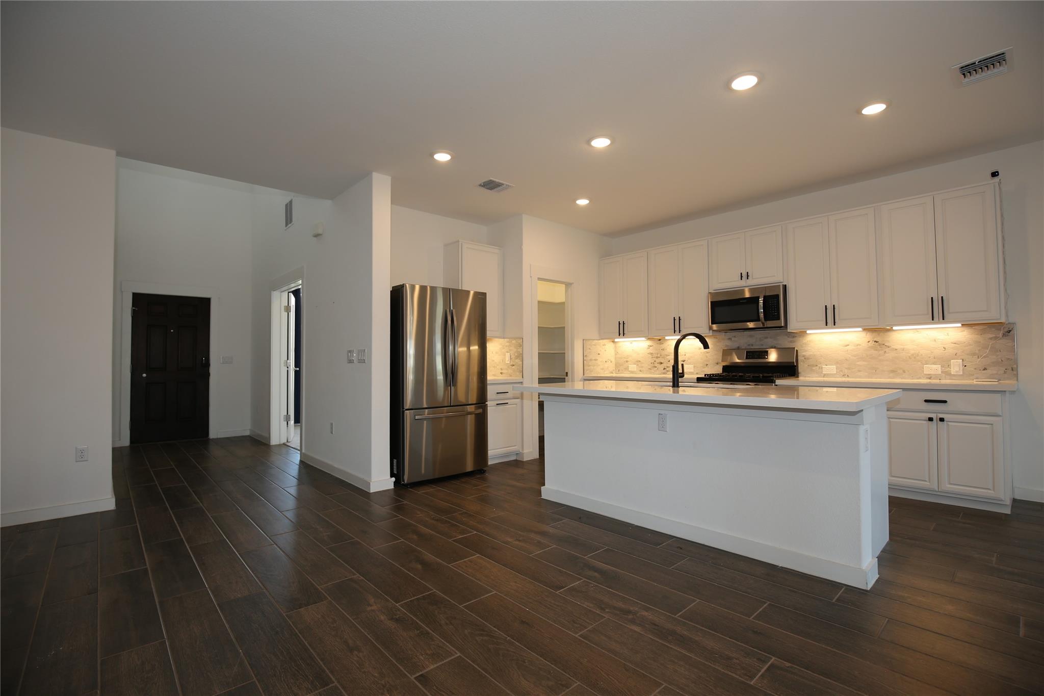 15502 Pewter Luster Cv, Del Valle, TX 78617