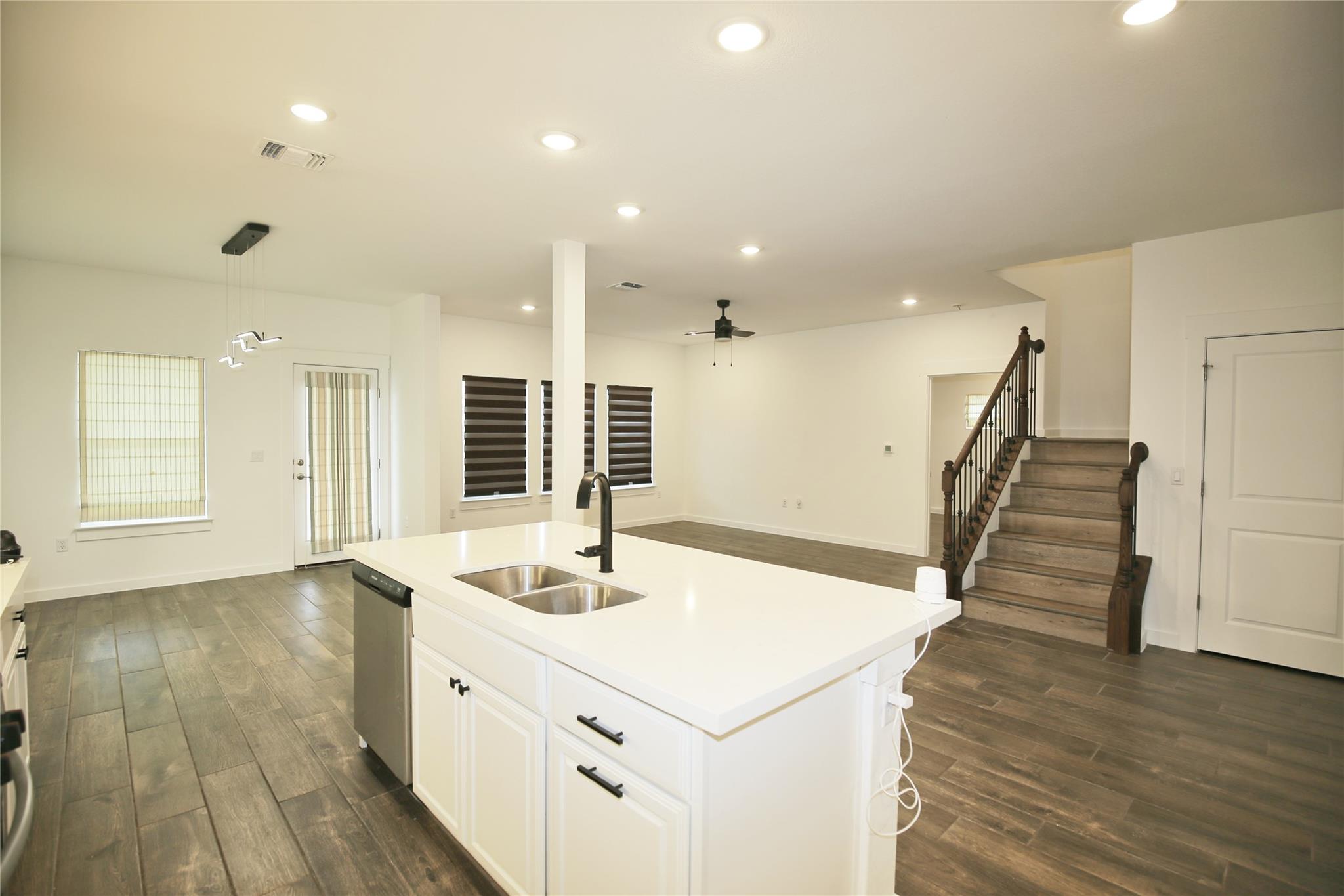 15502 Pewter Luster Cv, Del Valle, TX 78617