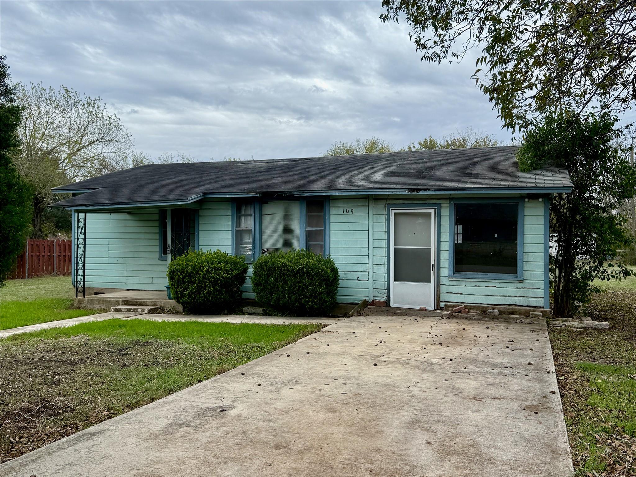 109 Selvera St, Kyle, TX 78640