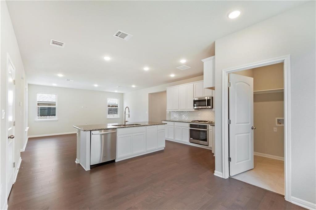 2608 Granite Hill Dr, Leander, TX 78641