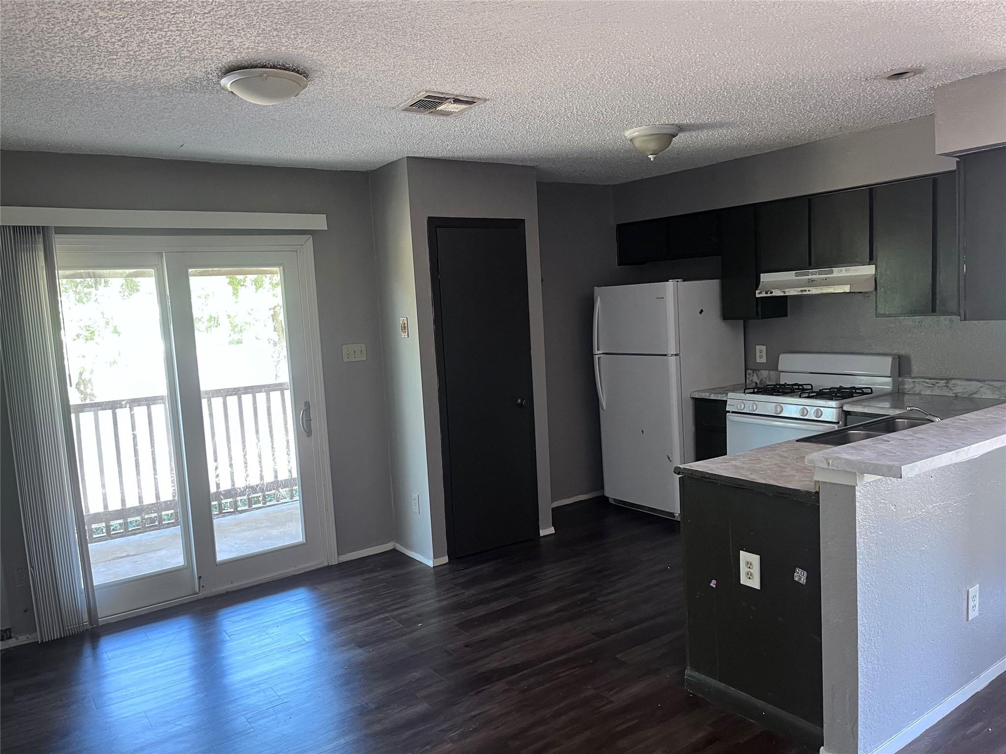 4910 Pepper Ln # D, Austin, TX 78744