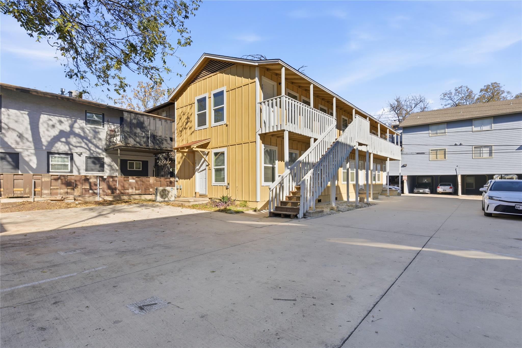 204 E 30th St # 201, Austin, TX 78705