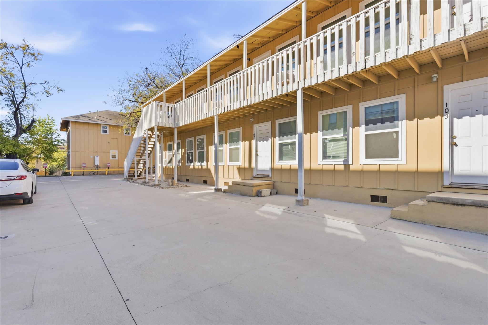 204 E 30th St # 201, Austin, TX 78705