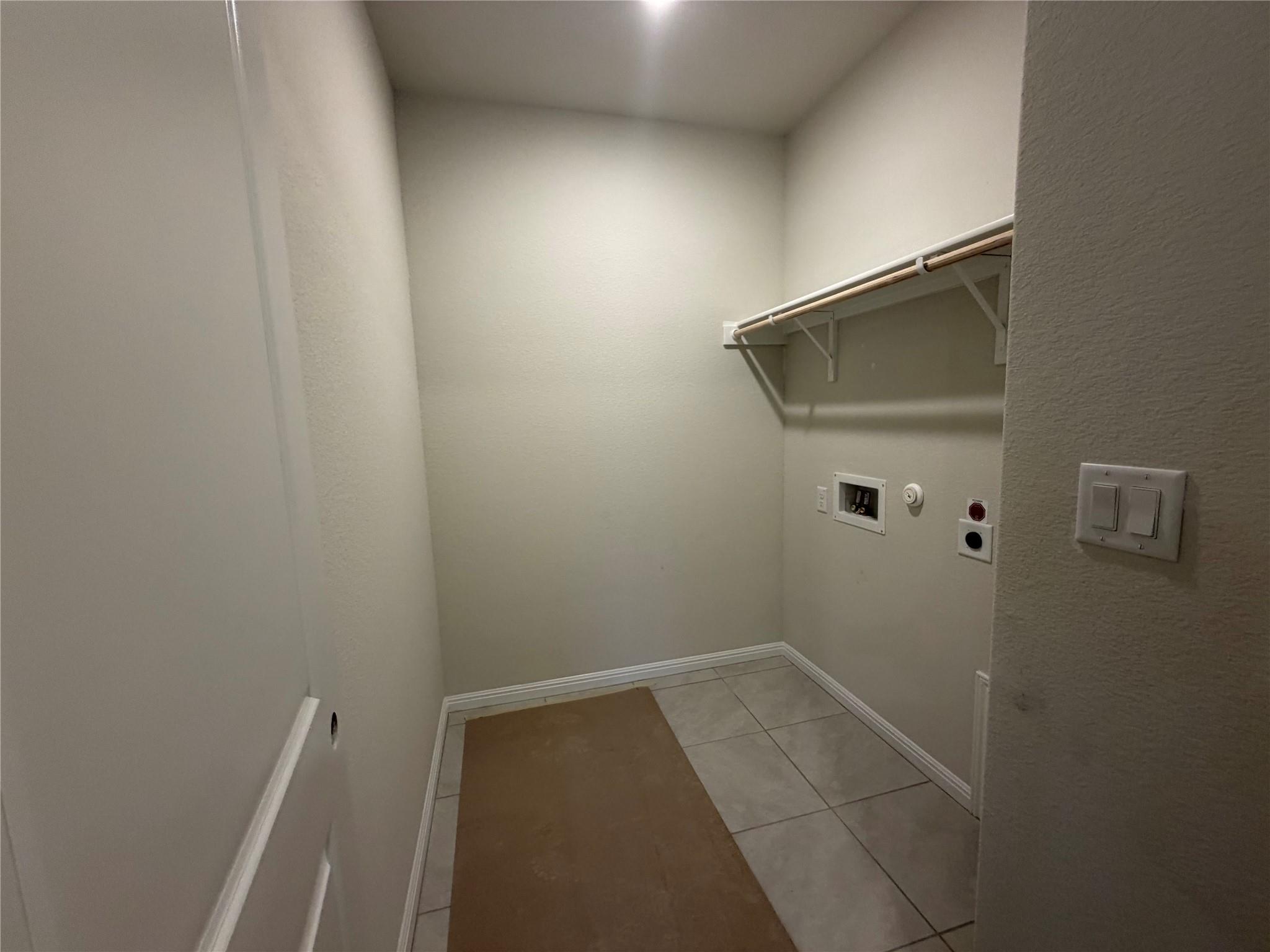 198 Crater Lake Dr, Dripping Springs, TX 78620