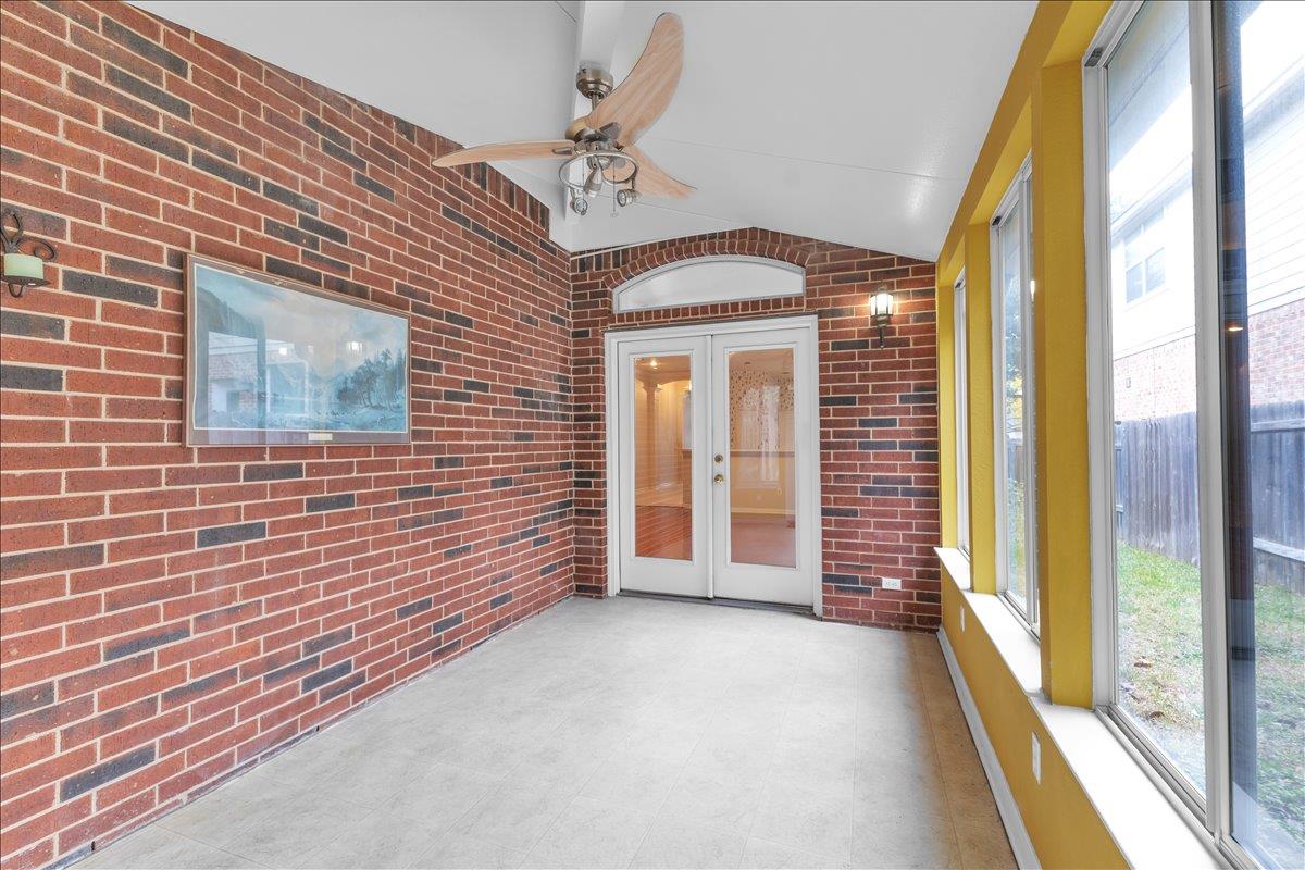 9237 La Siesta Bnd, Austin, TX 78749