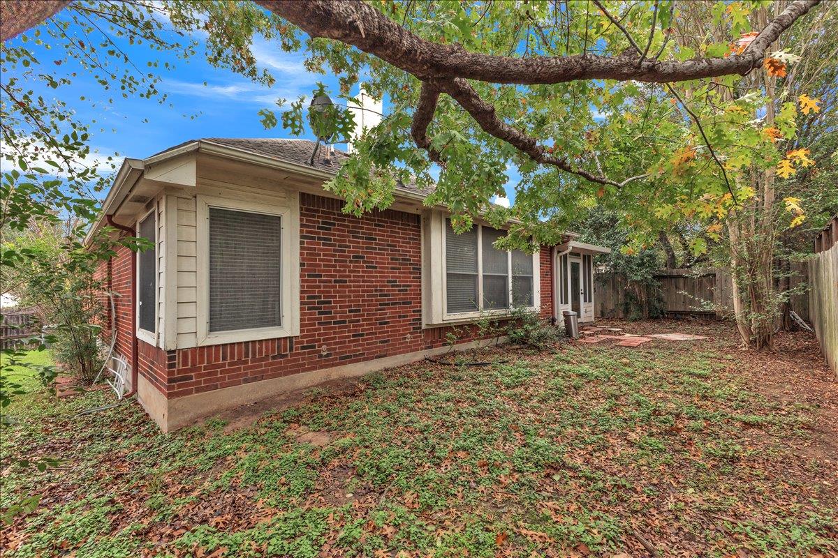 9237 La Siesta Bnd, Austin, TX 78749