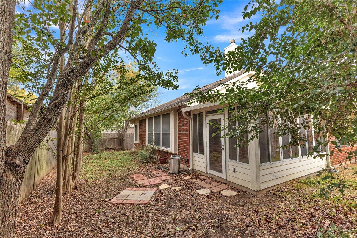 9237 La Siesta Bnd, Austin, TX 78749