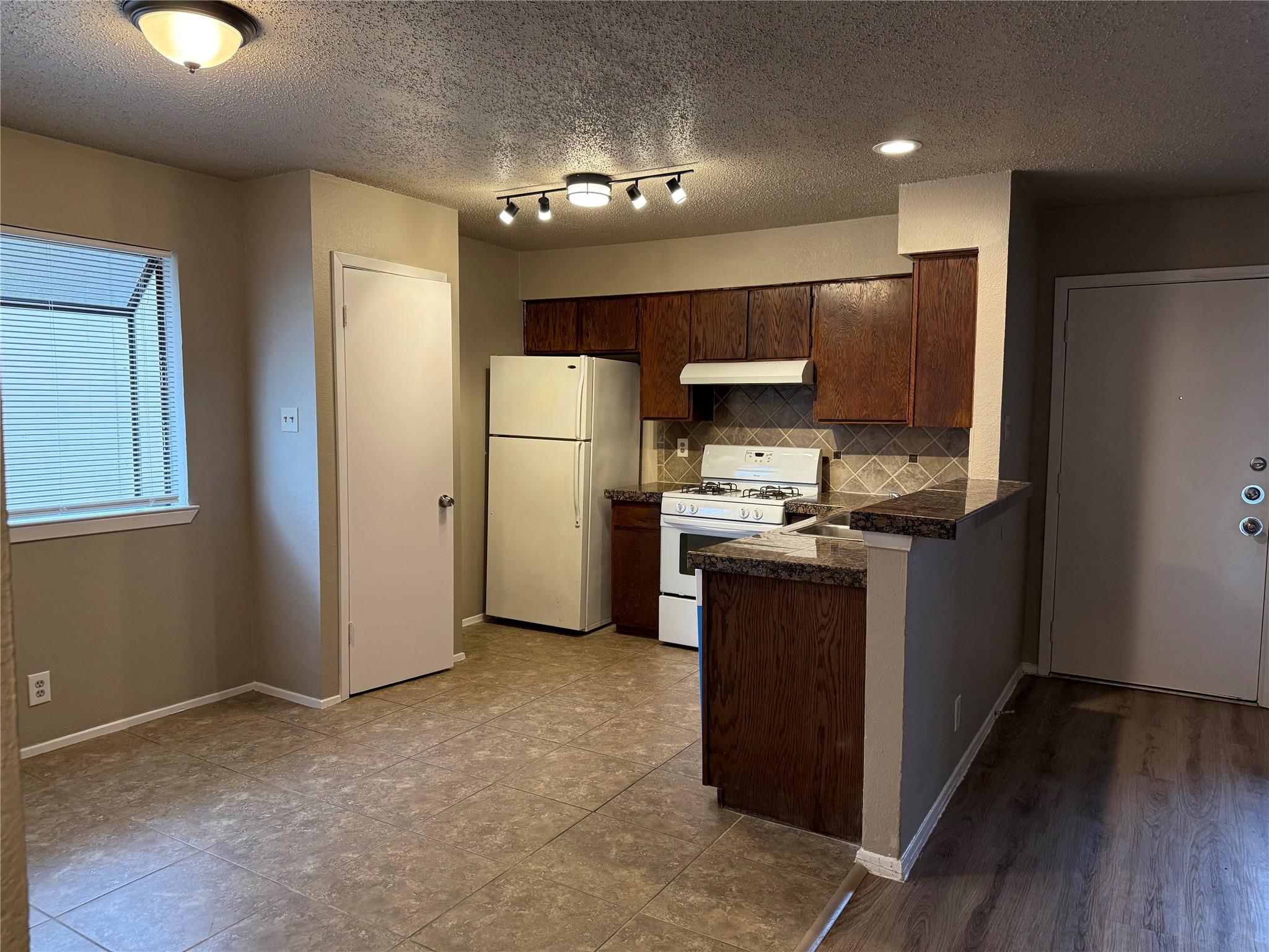 9810 Roxanna Dr # D, Austin, TX 78748