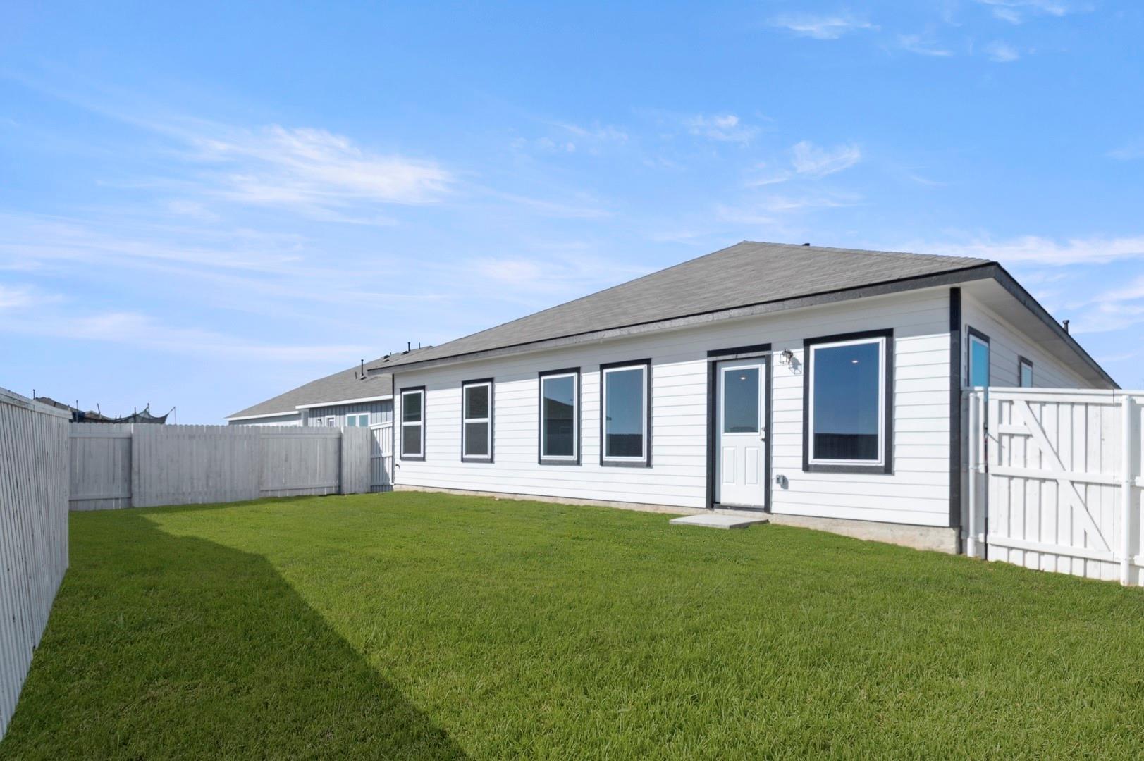 1220 Teychas Dr, Kyle, TX 78640